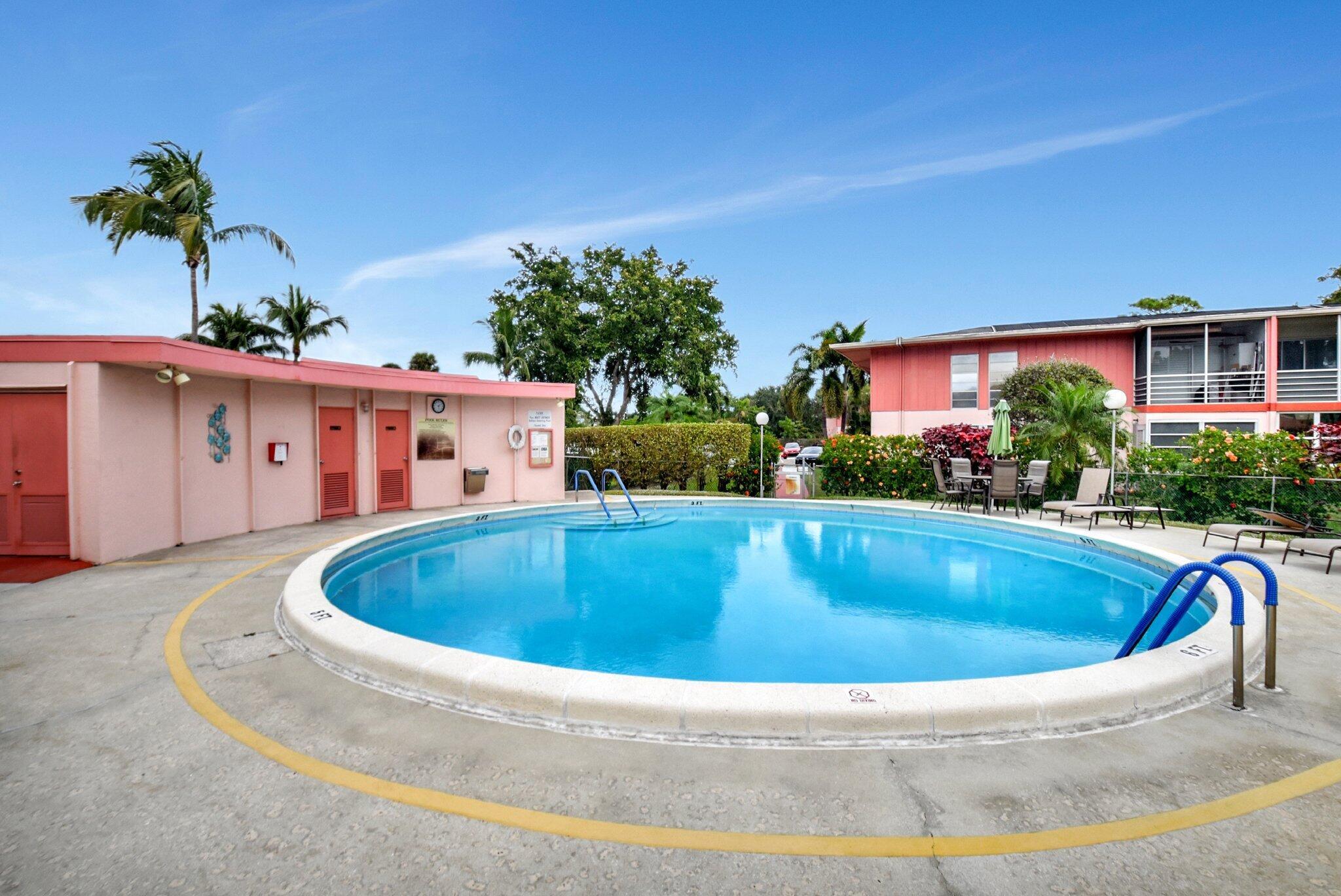 CENTURY VILLAGE - GOLFS E - Residential