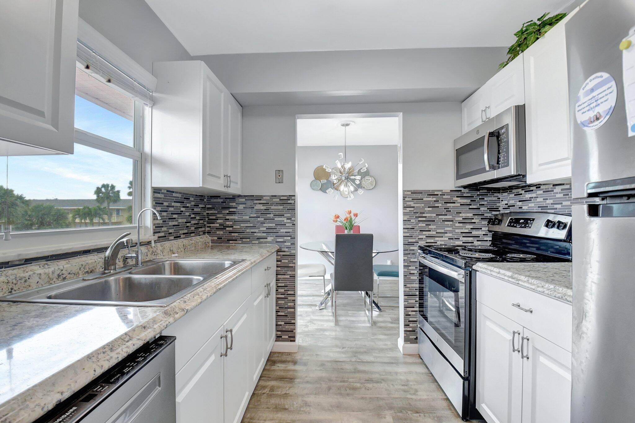 CENTURY VILLAGE - GOLFS E - Residential