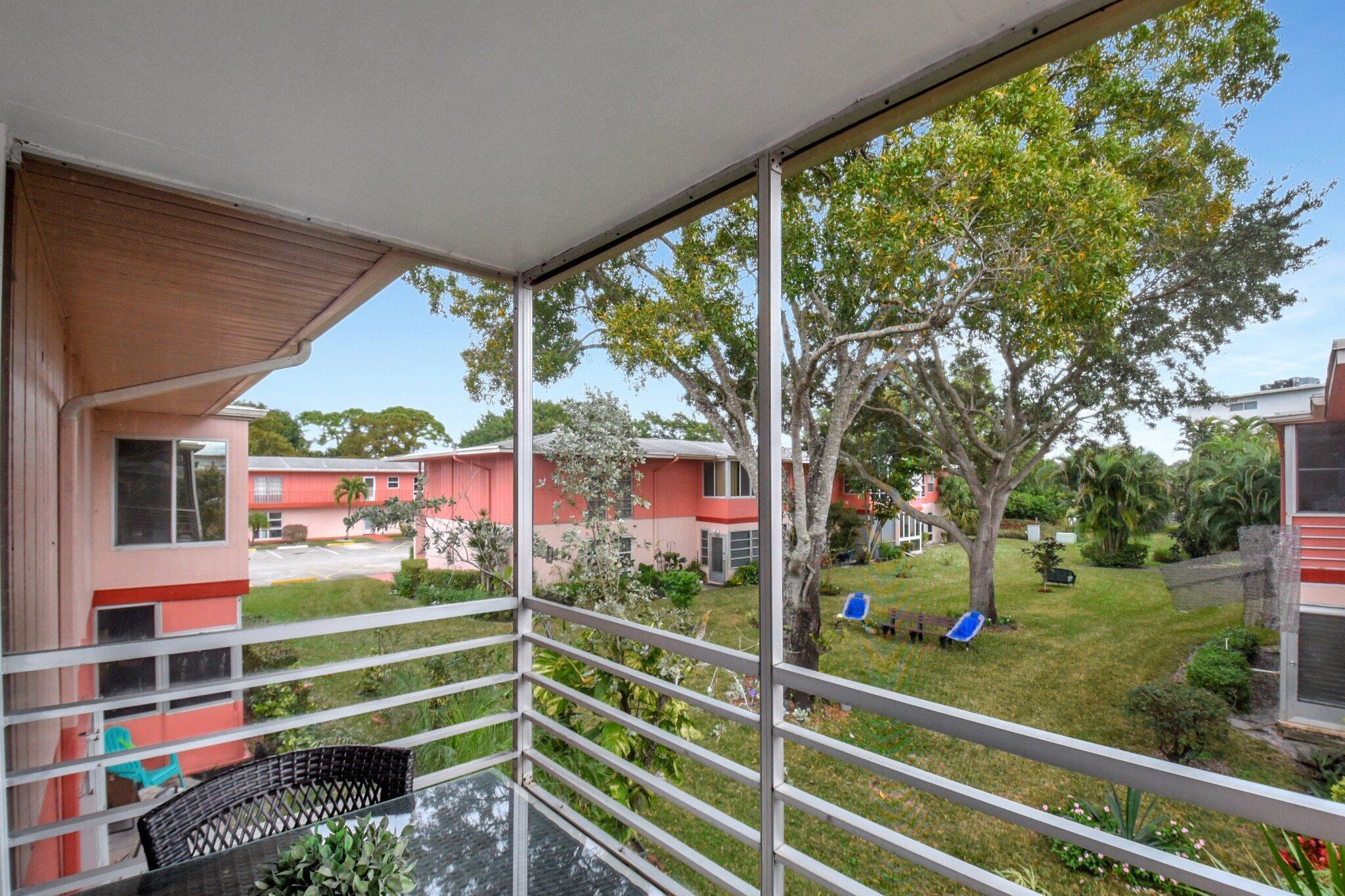 CENTURY VILLAGE - GOLFS E - Residential