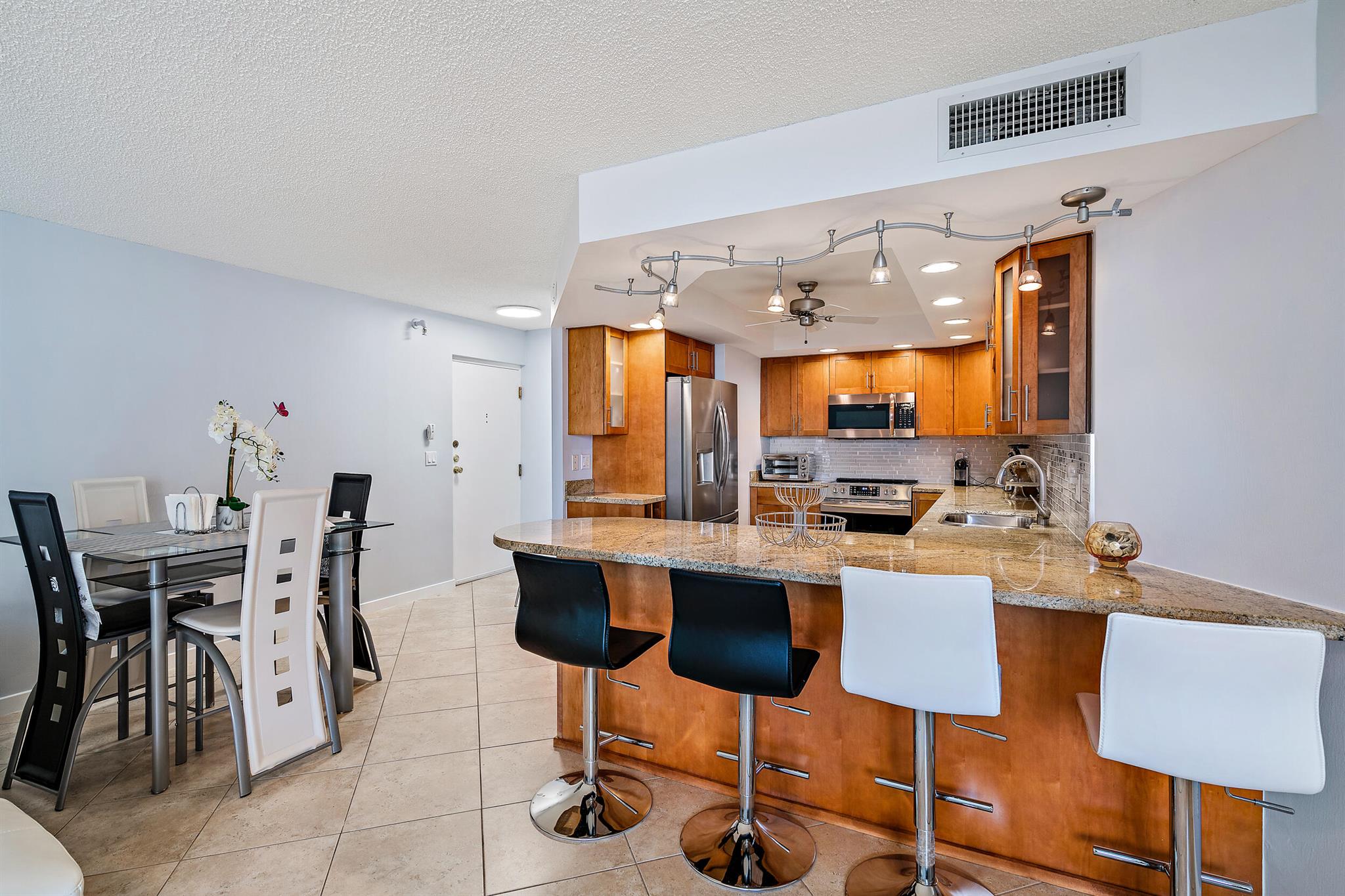 2800 N Ocean Drive A-22b