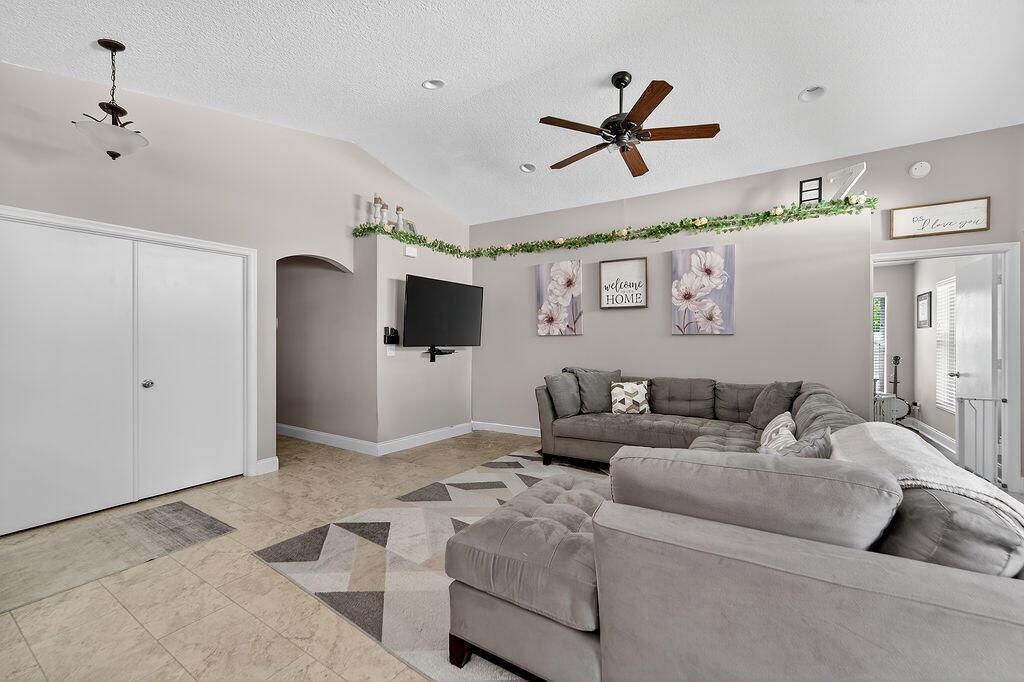 LAKE CHARLESTON TR G 1 - Residential
