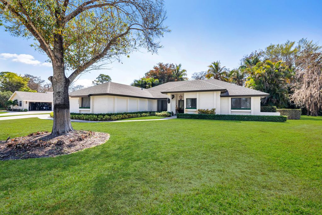 Photo of 1495 Wood Dale Terrace, Wellington, FL 33414 (MLS # R11164094)