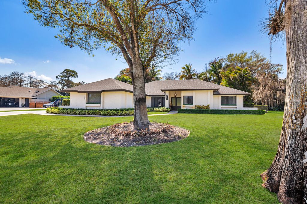 Photo of 1495 Wood Dale Terrace, Wellington, FL 33414 (MLS # R11164094)