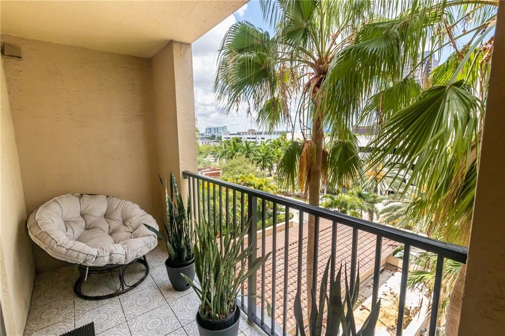 Las Olas by the River - Residential