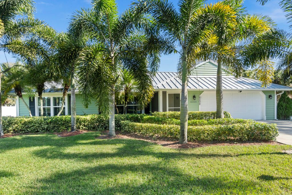 Photo of 6208 Drawdy Parkway, Fort Pierce, FL 34951 (MLS # R10767718)