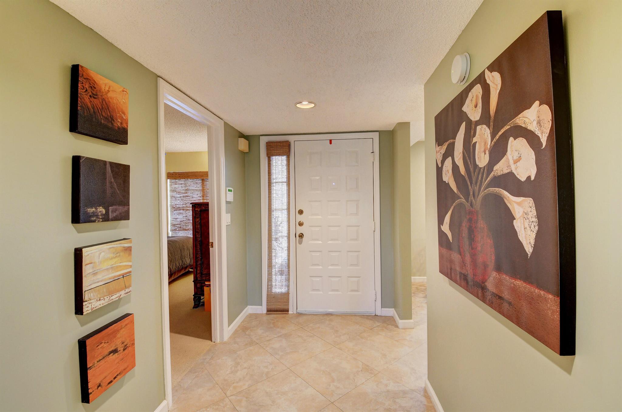LIGHT BRIGHT CONTEMPORARY UNIT ON THE FIRST FAIRWAY, SO YOU CAN WALK TO MAIN CLUB HOUSE AND ALL THE CLUB FACILITIES, GOLF COURSES, 3 RESTAURANTS AND BARS, LIFESTYLE CENTER AND SPA, CARD ROOMS, POOL (ONE OF EIGHT POOLS), AND MUCH MORE.