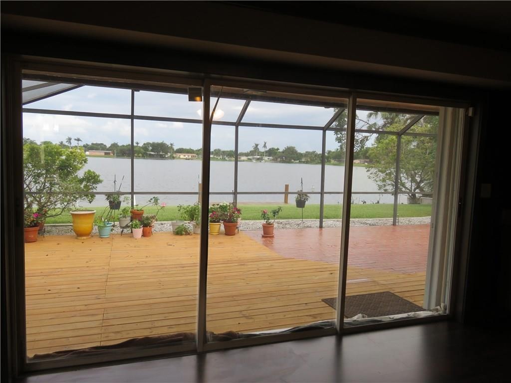 Pasadena Lakes West 69-37 - Residential