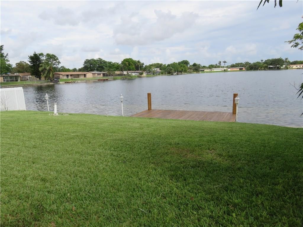 Pasadena Lakes West 69-37 - Residential