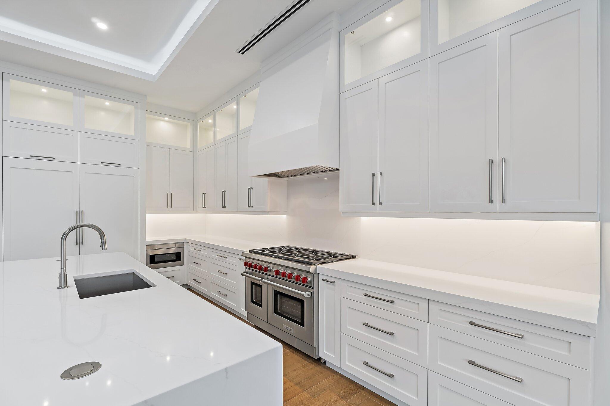 COUNTRY CLUB POINT - Residential