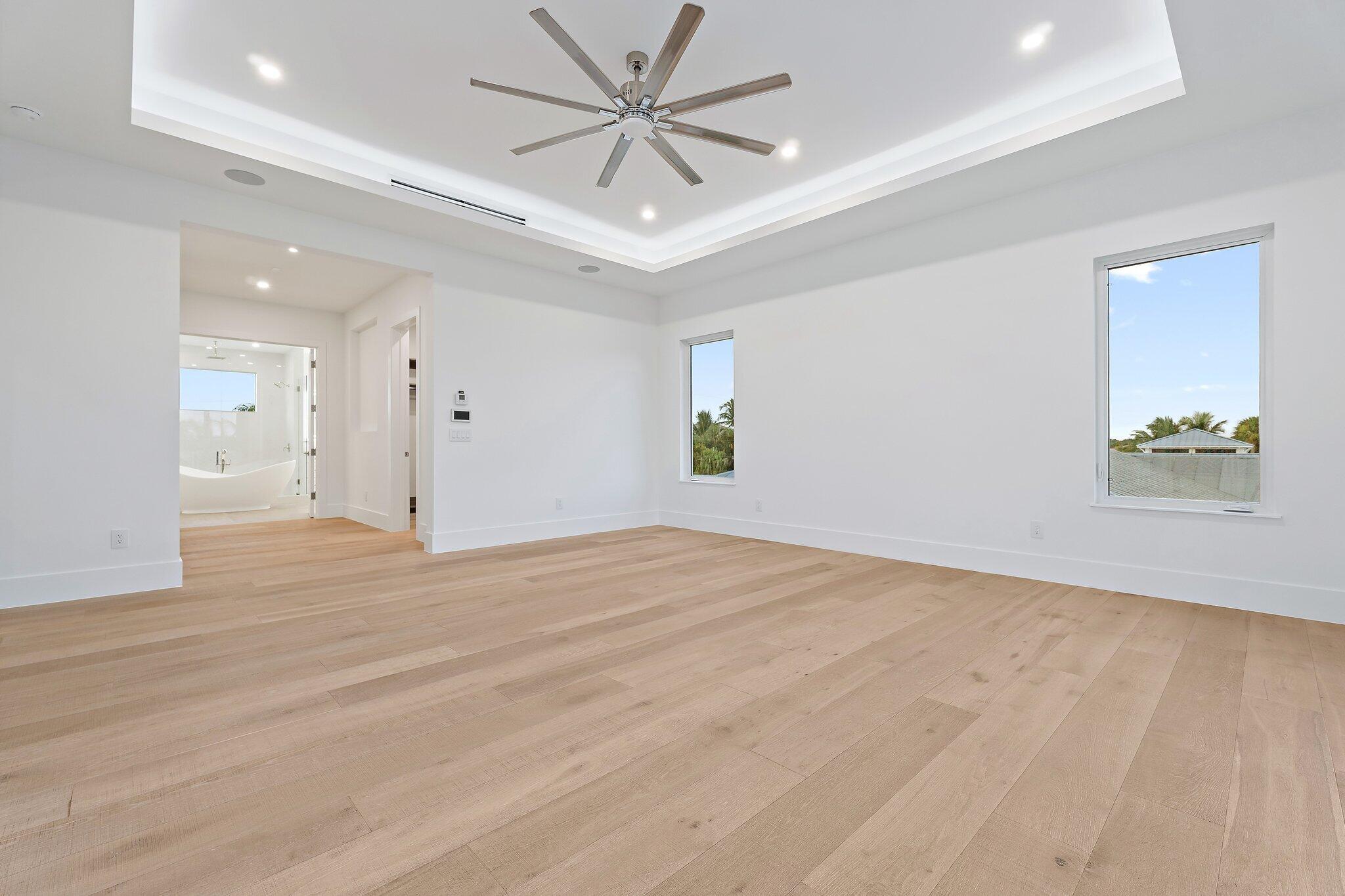 COUNTRY CLUB POINT - Residential