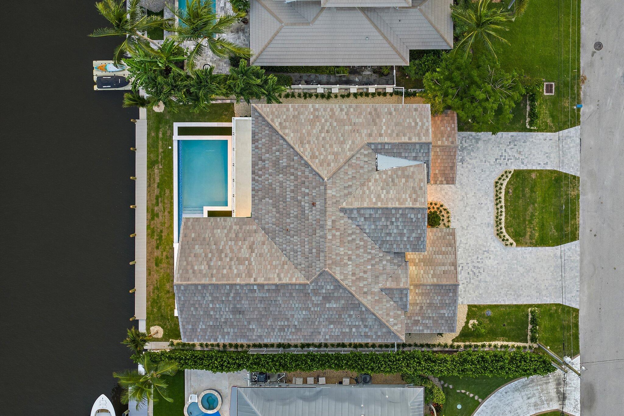 COUNTRY CLUB POINT - Residential