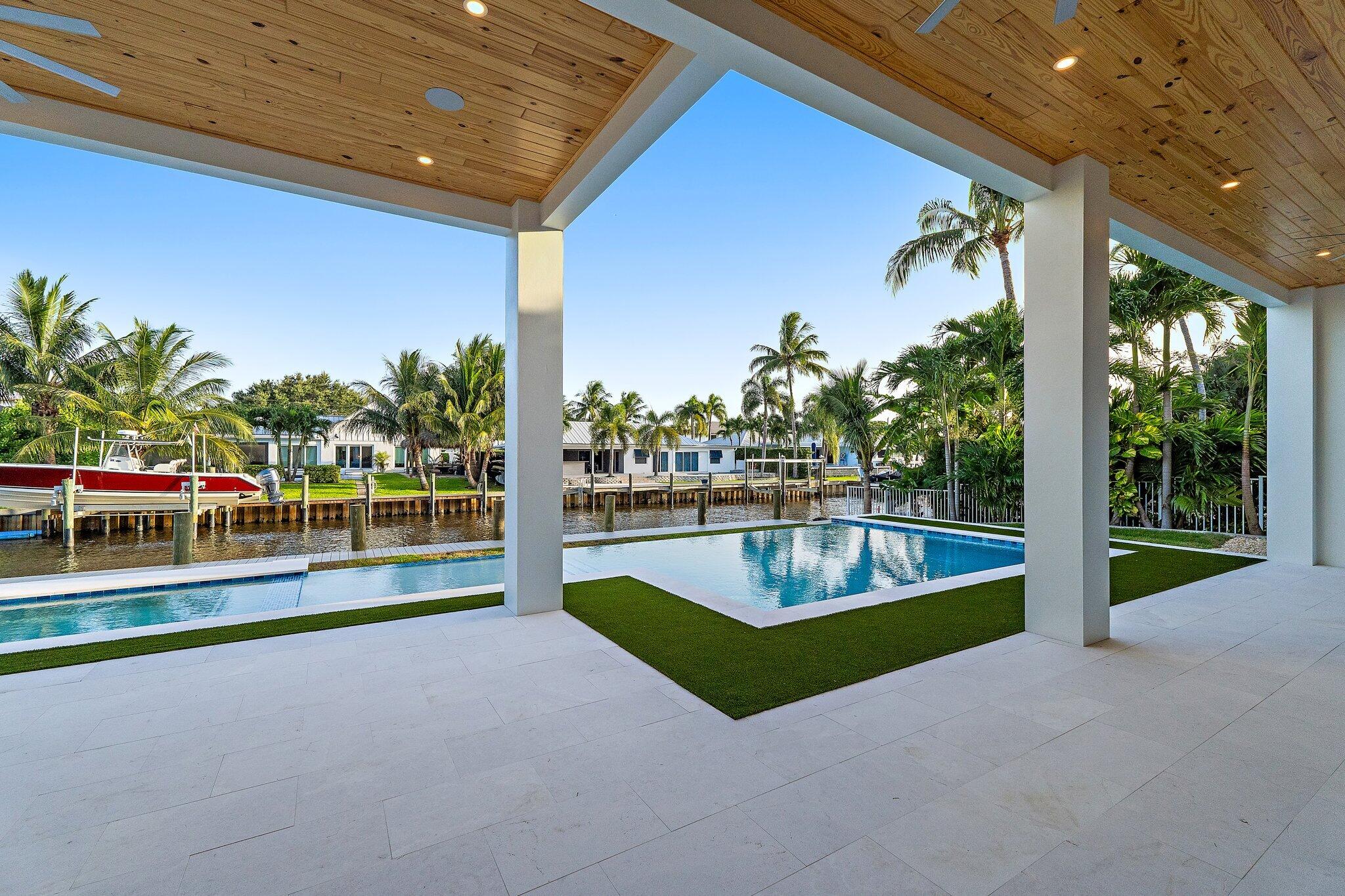 COUNTRY CLUB POINT - Residential