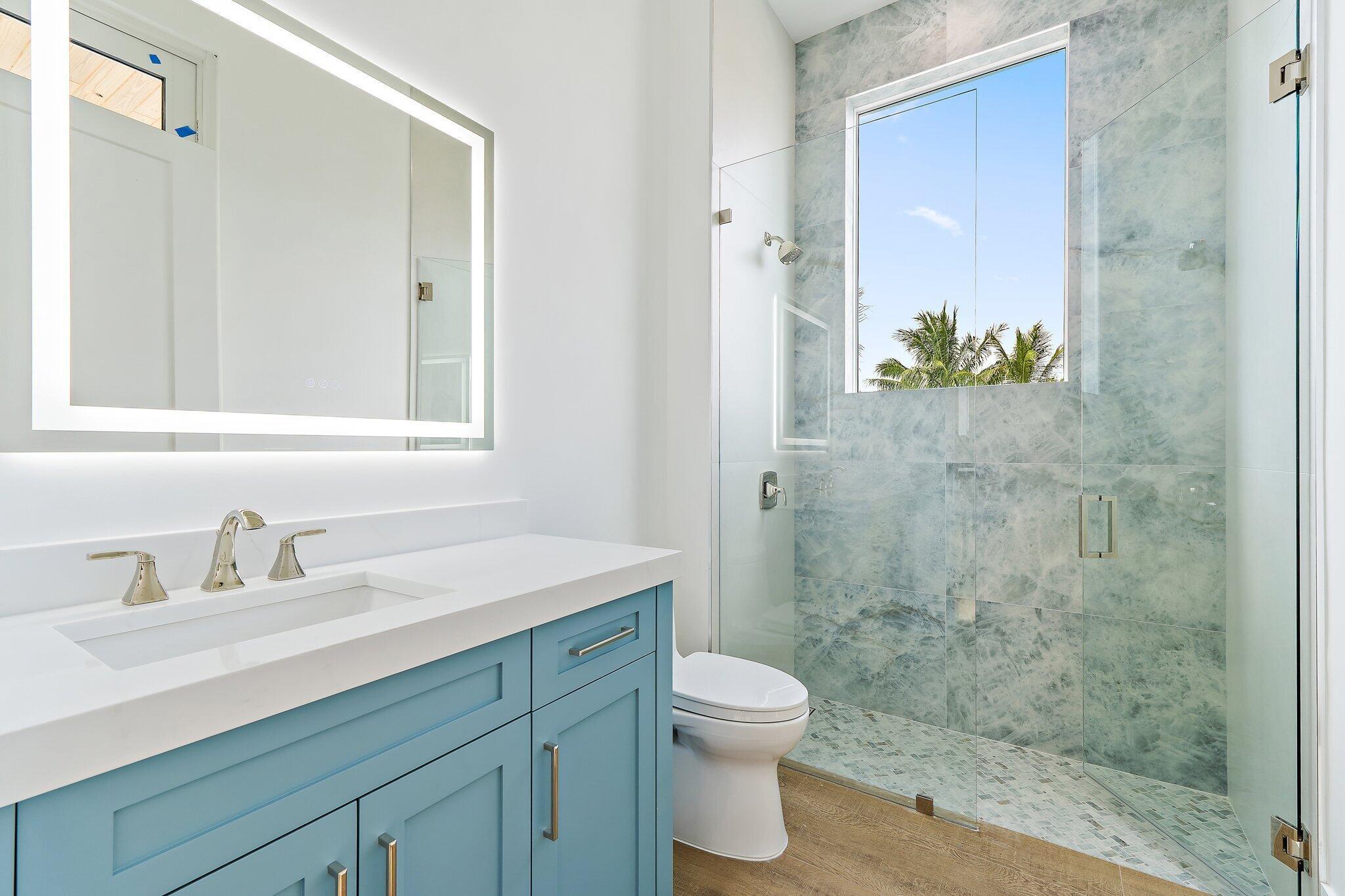 COUNTRY CLUB POINT - Residential