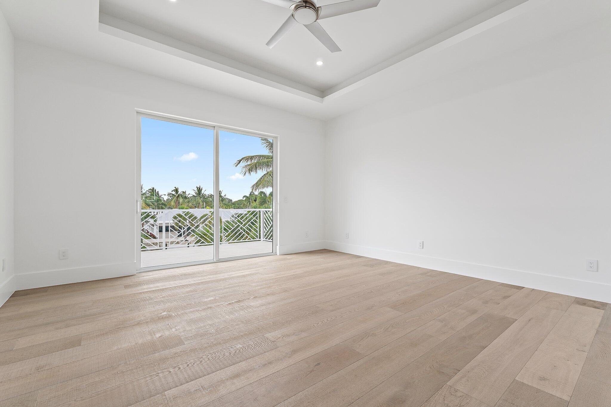 COUNTRY CLUB POINT - Residential