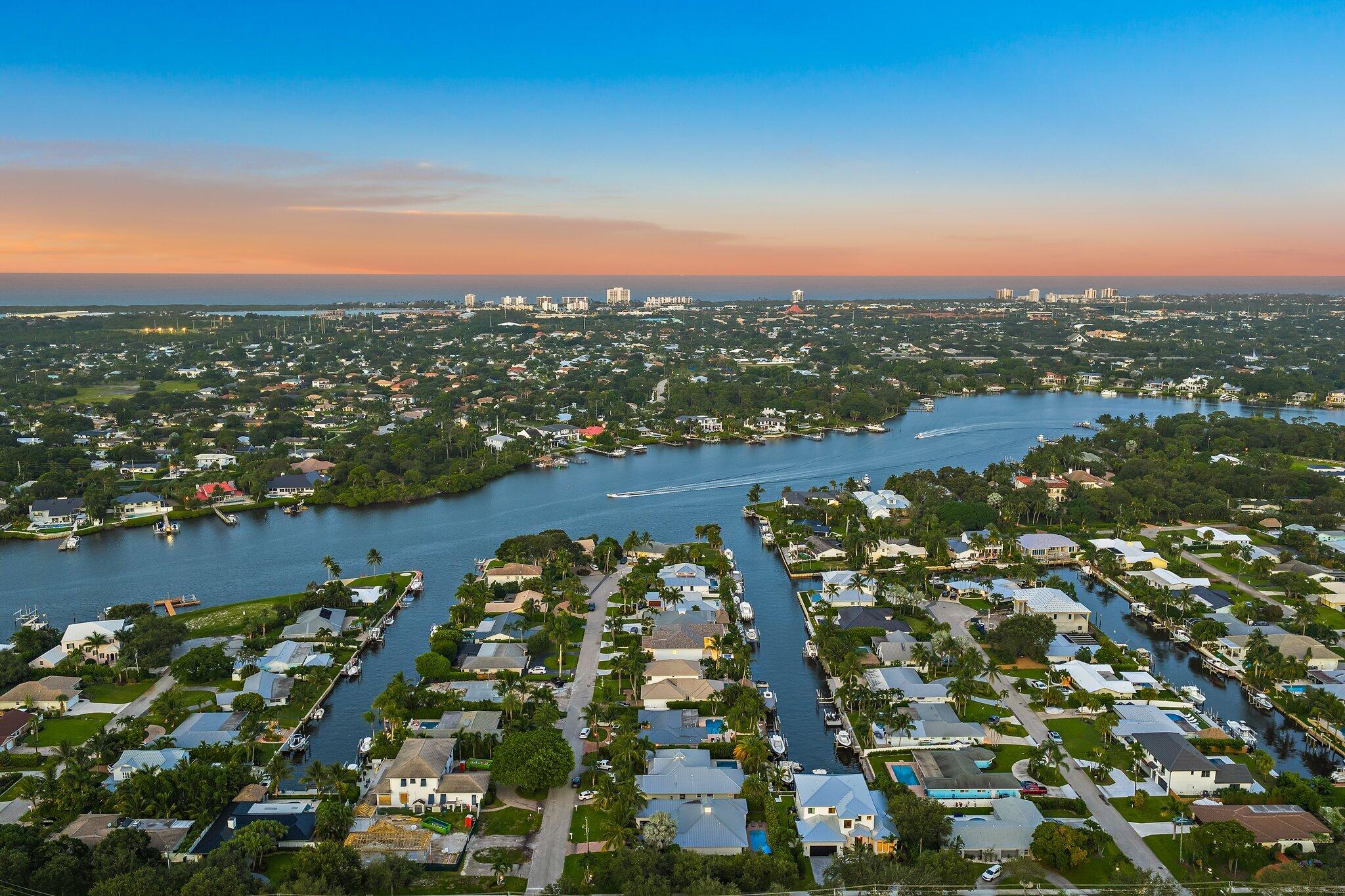 COUNTRY CLUB POINT - Residential