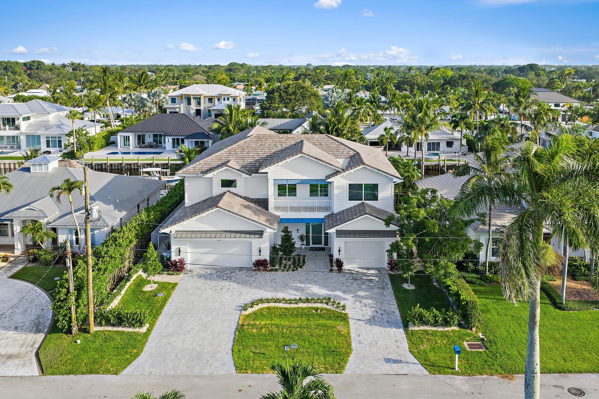 COUNTRY CLUB POINT - Residential