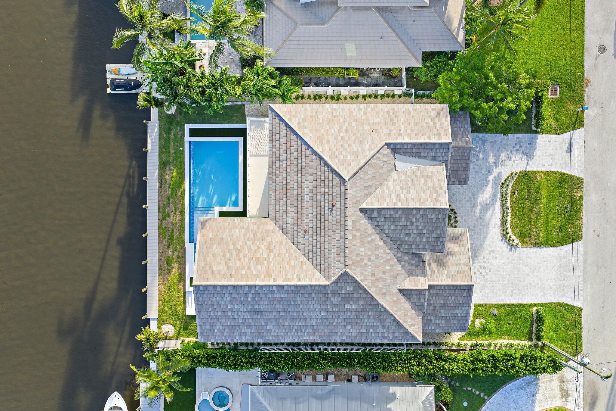 COUNTRY CLUB POINT - Residential