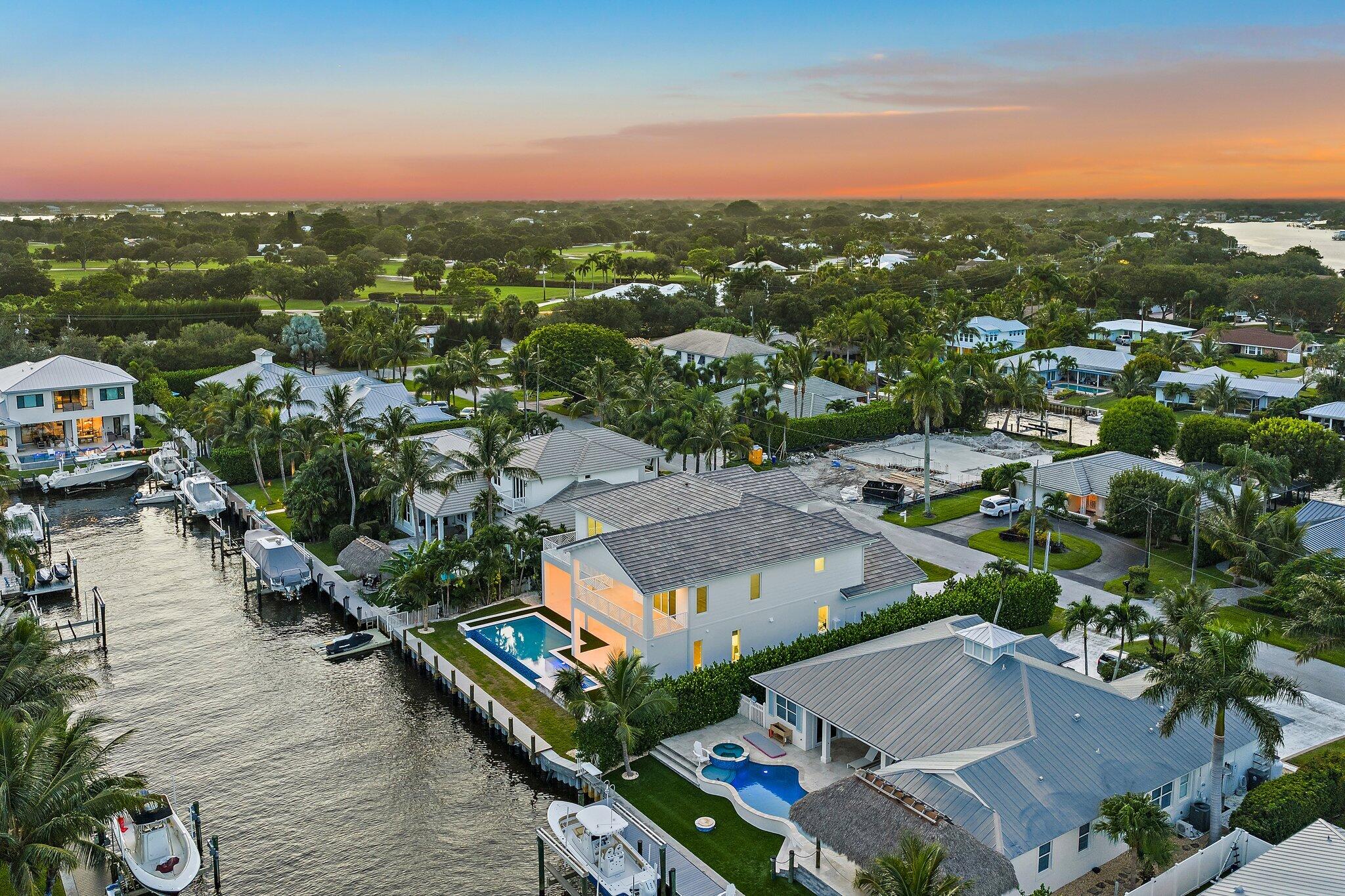 COUNTRY CLUB POINT - Residential