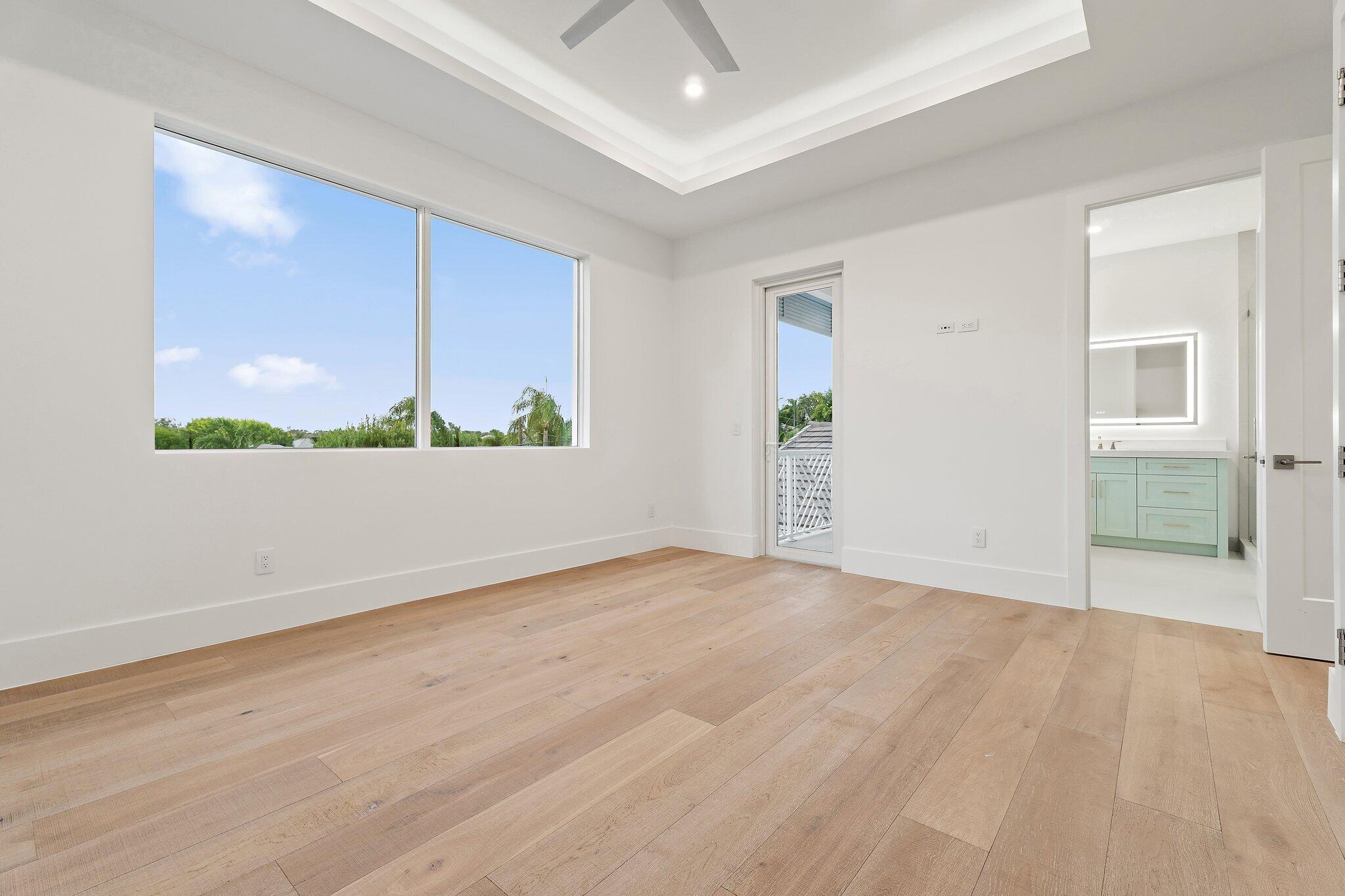 COUNTRY CLUB POINT - Residential