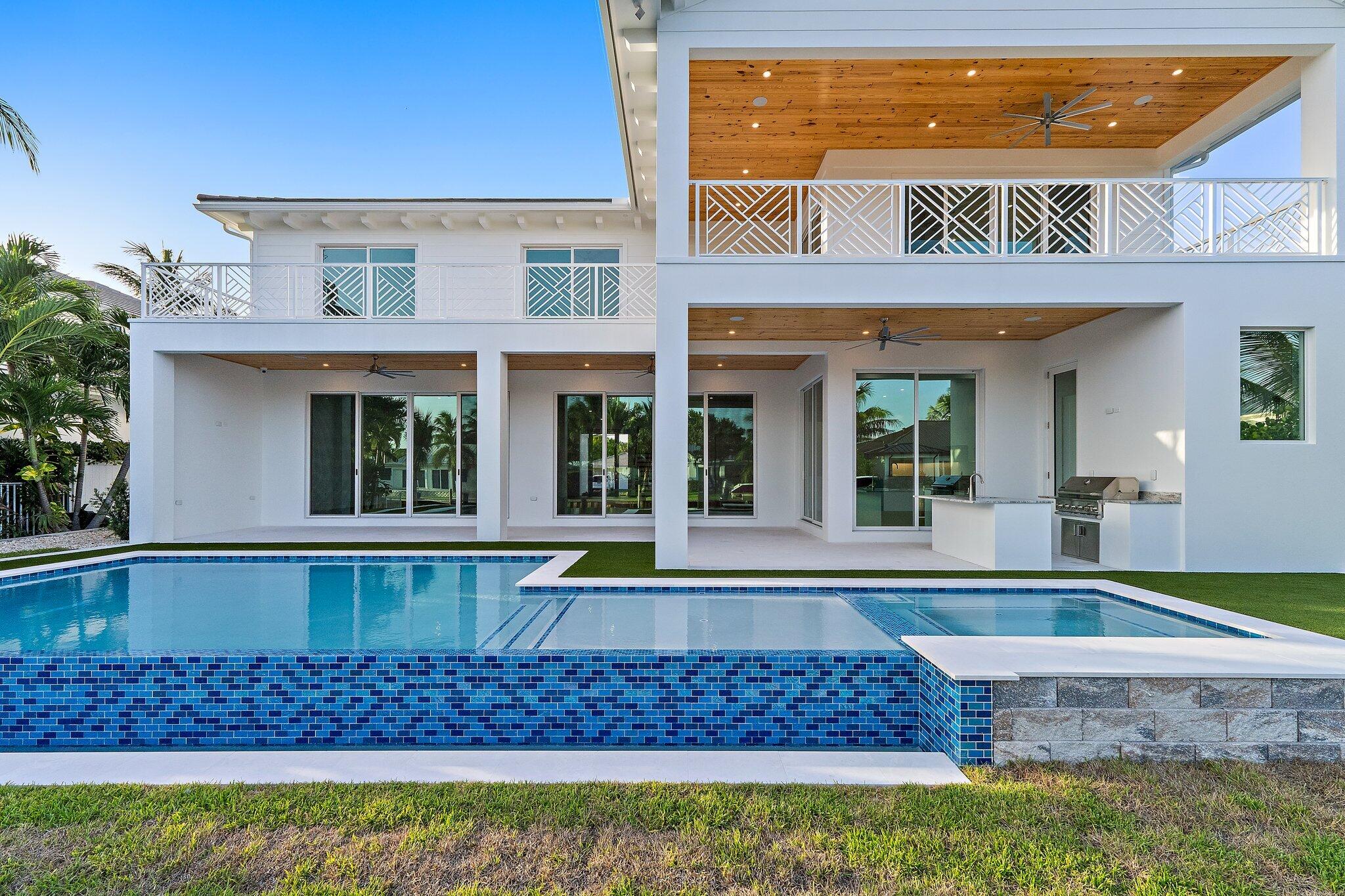 COUNTRY CLUB POINT - Residential