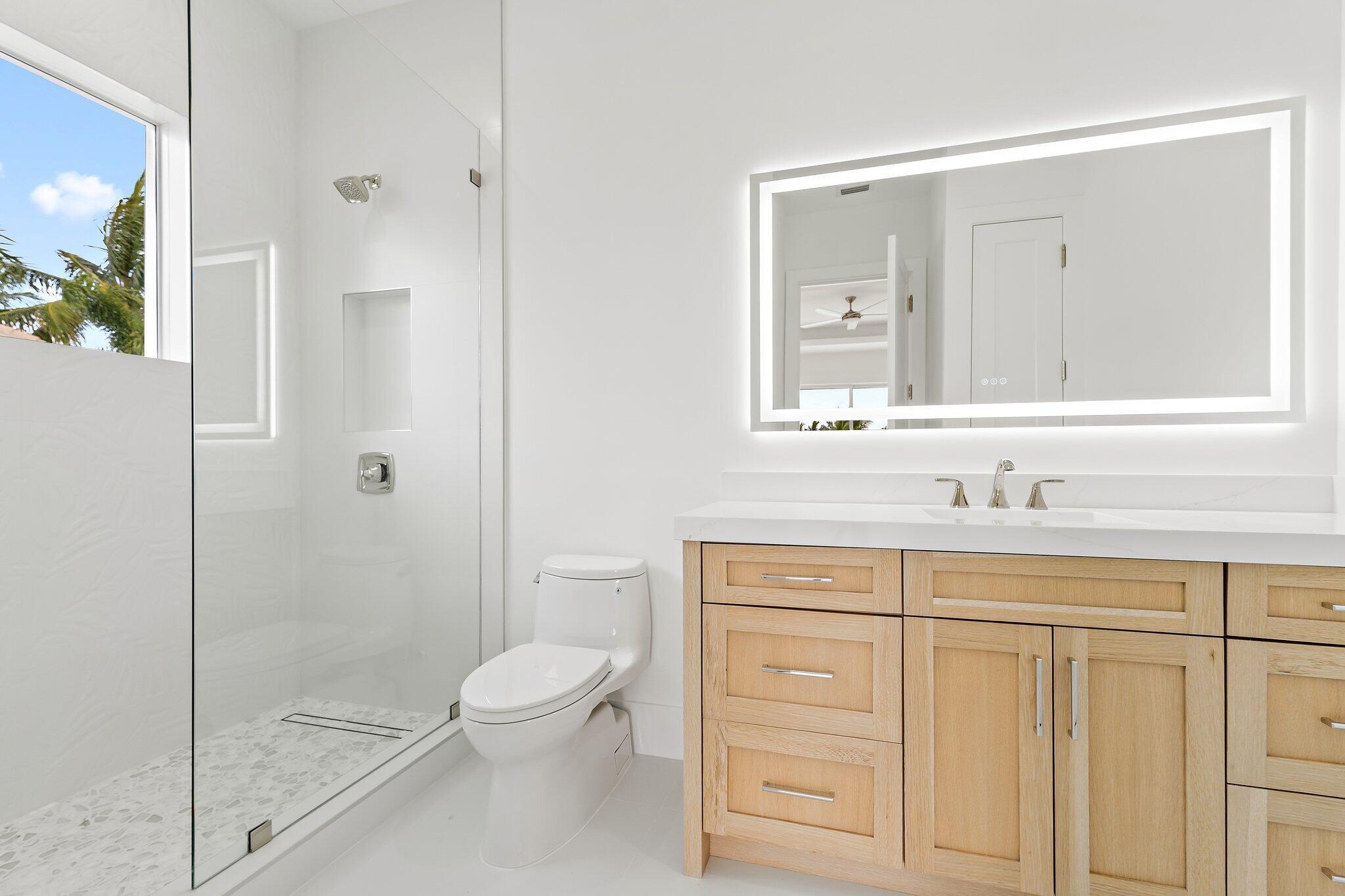 COUNTRY CLUB POINT - Residential