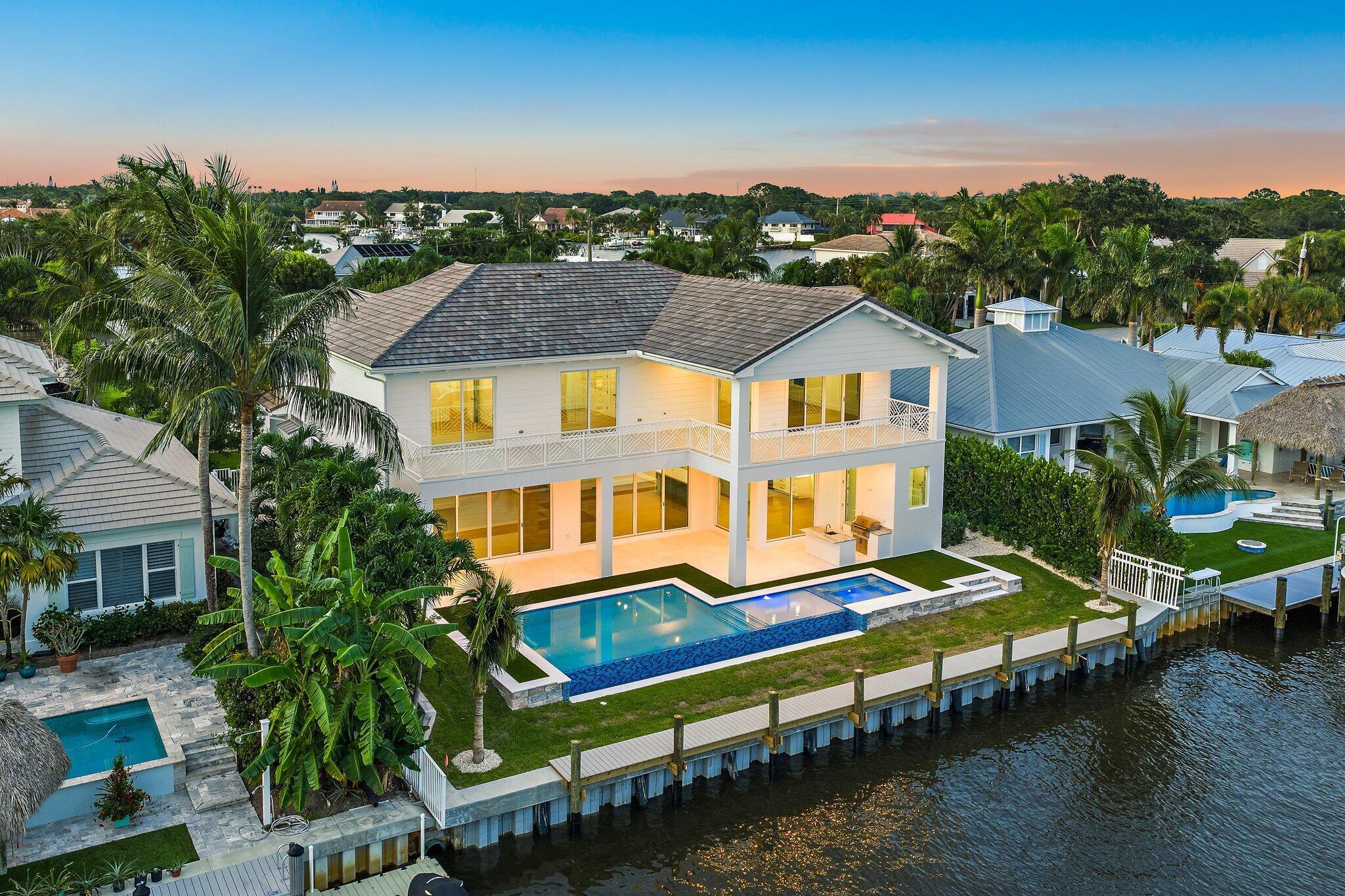 COUNTRY CLUB POINT - Residential