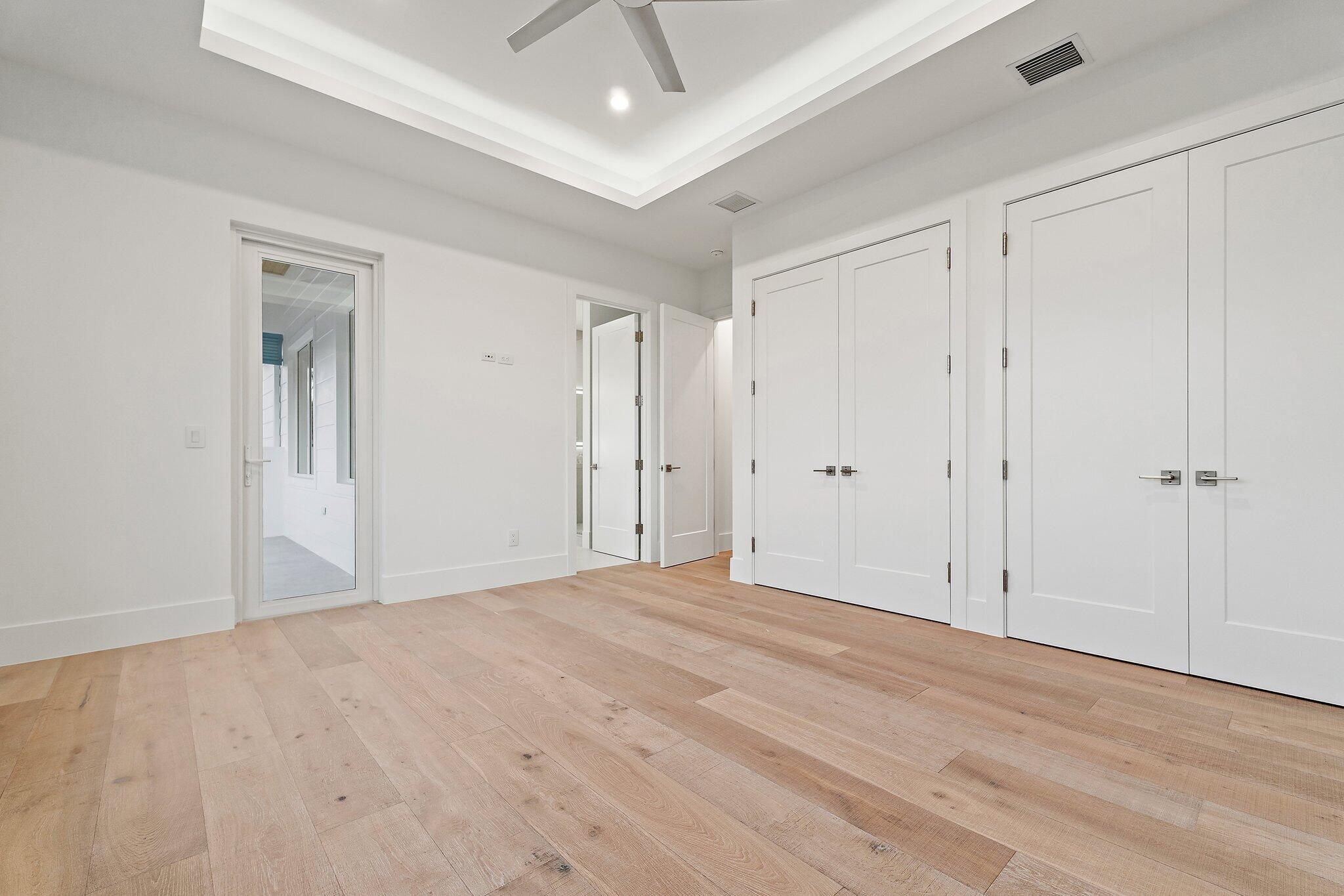 COUNTRY CLUB POINT - Residential