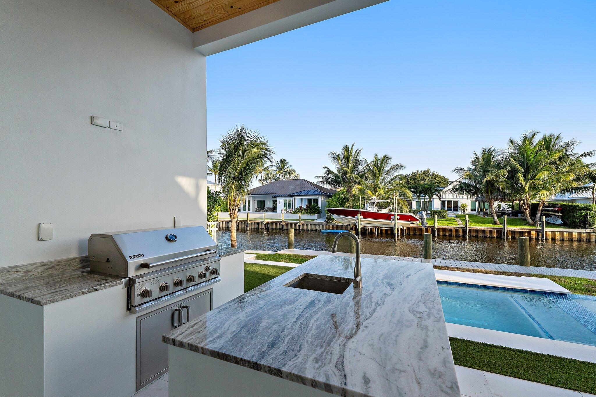 COUNTRY CLUB POINT - Residential