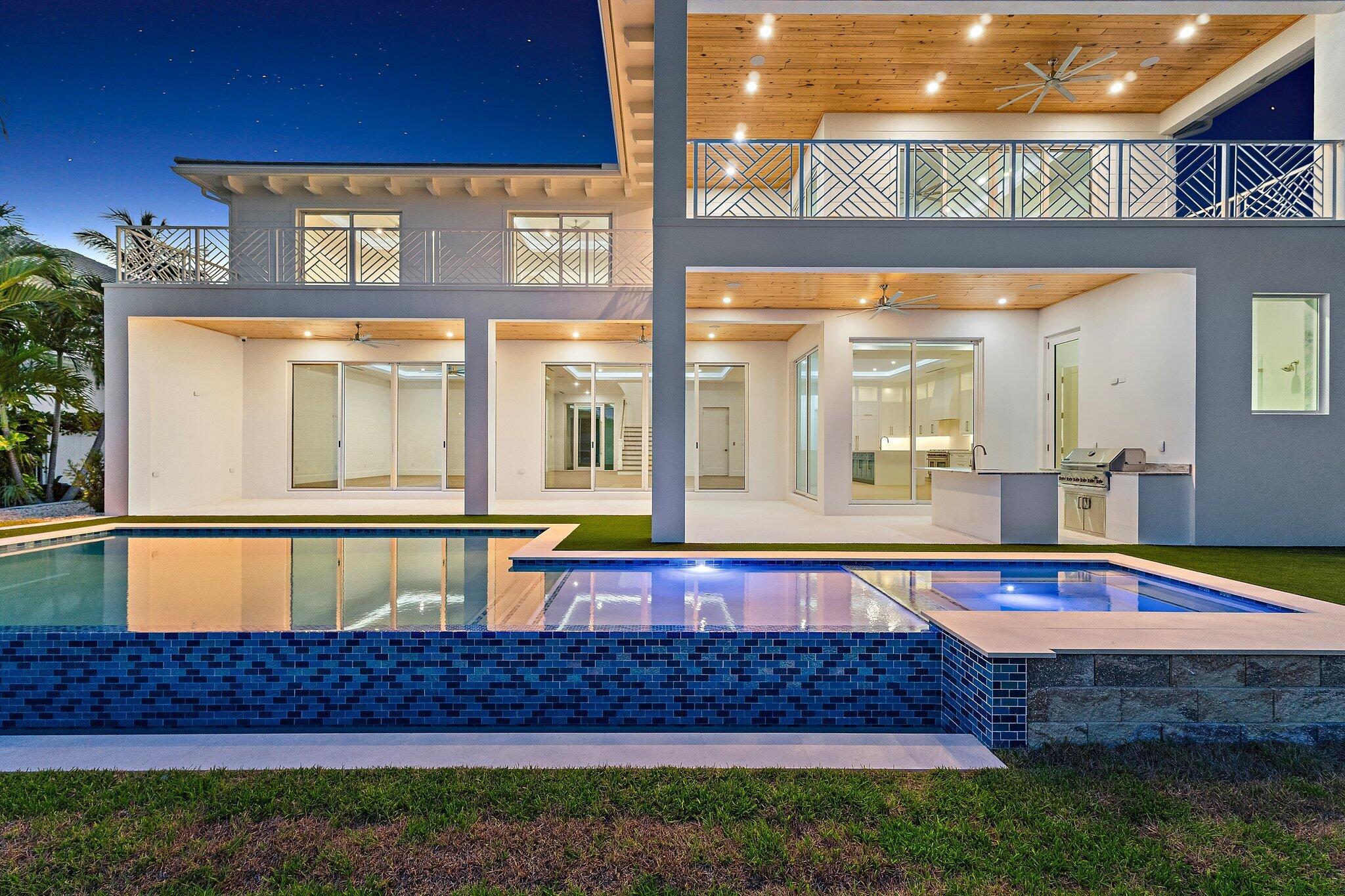 COUNTRY CLUB POINT - Residential