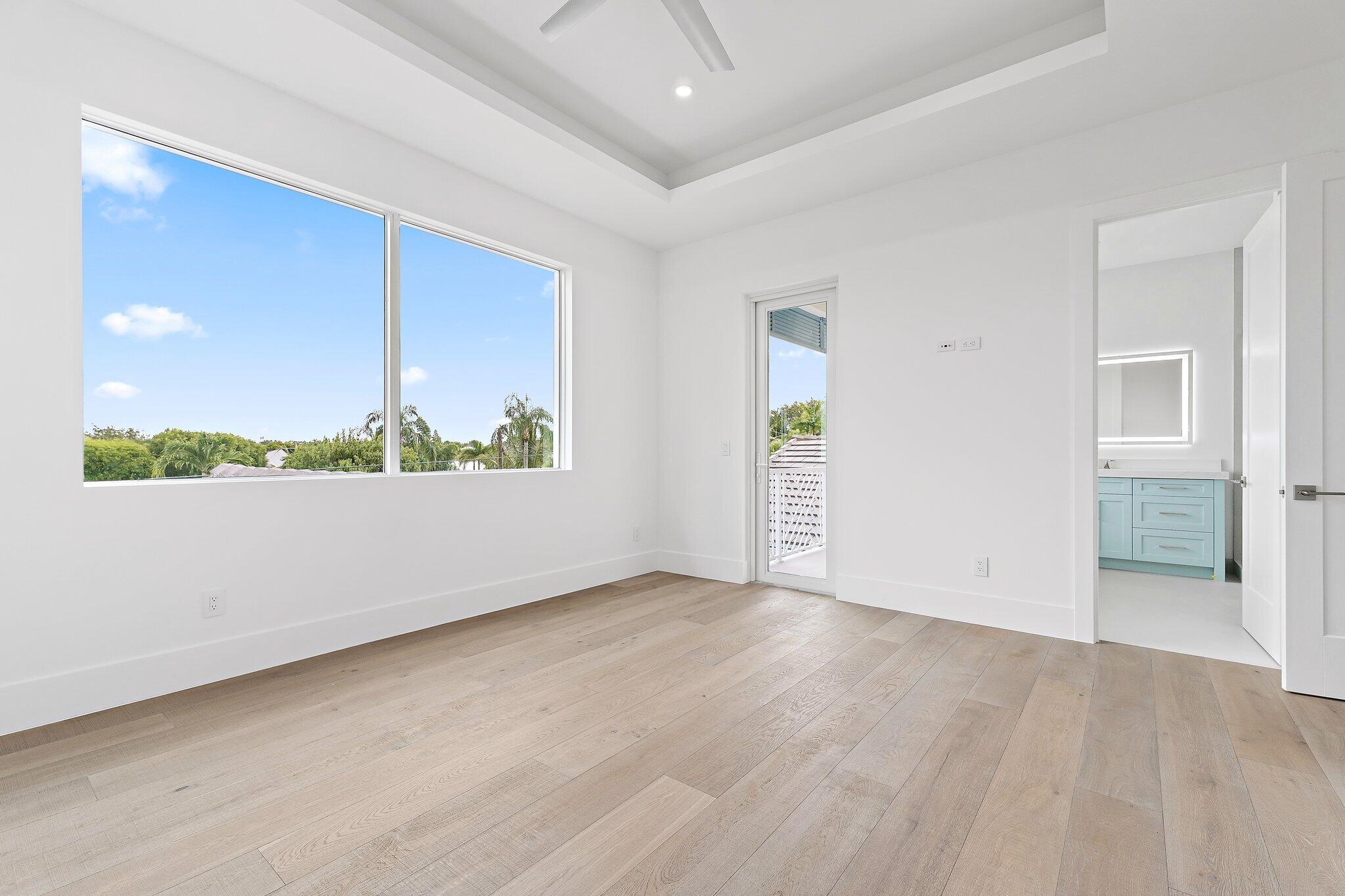 COUNTRY CLUB POINT - Residential