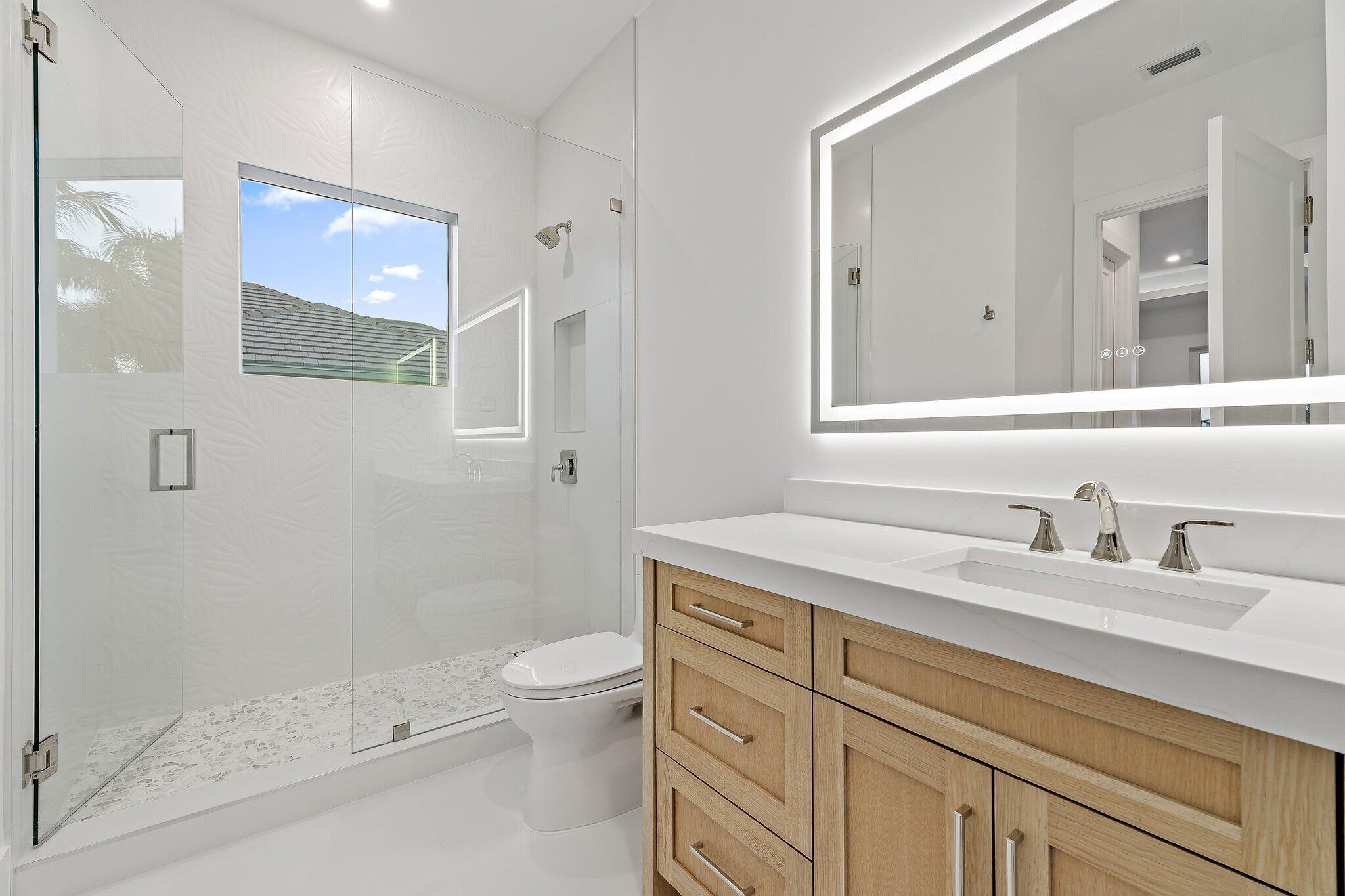 COUNTRY CLUB POINT - Residential