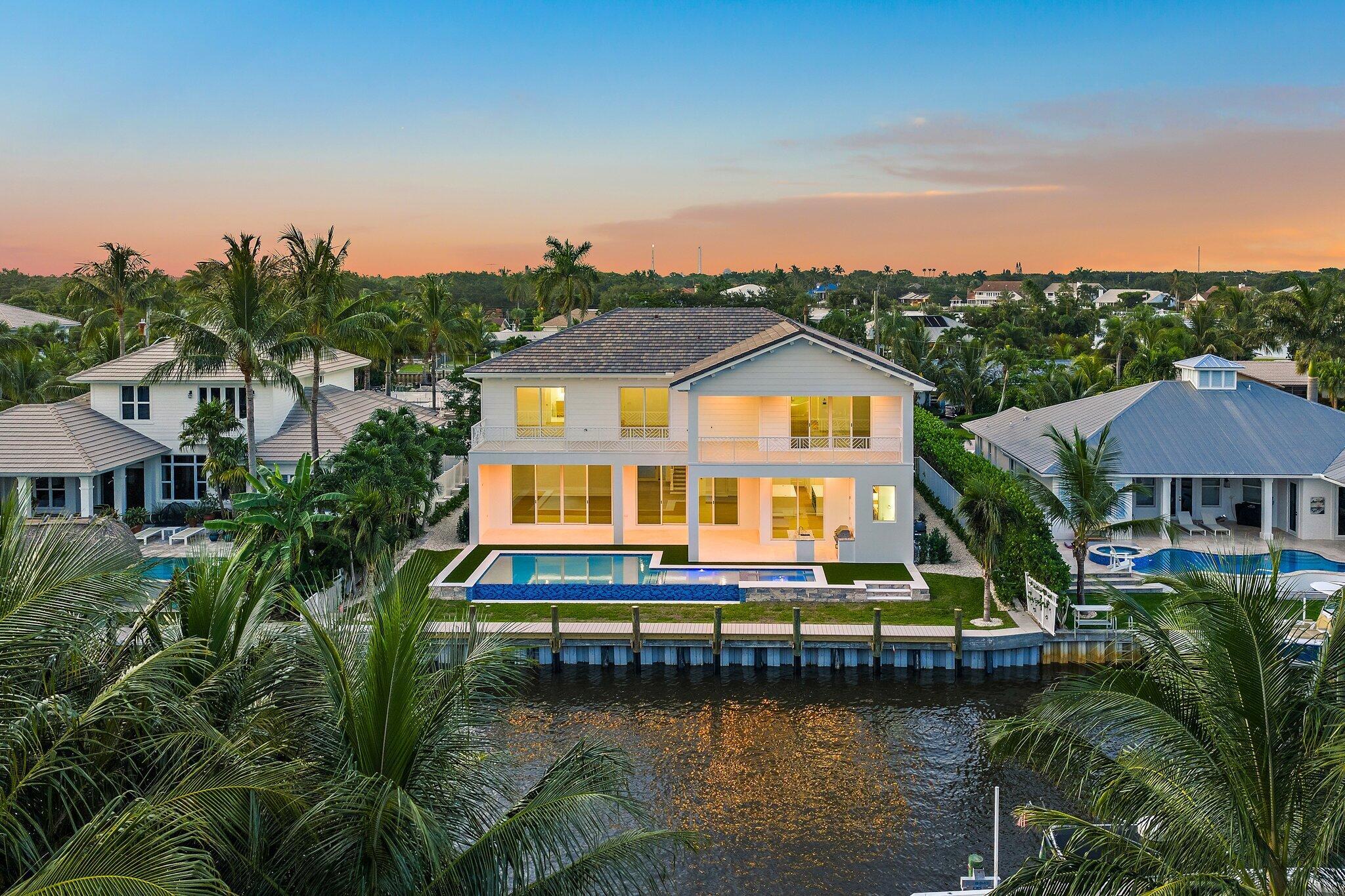 COUNTRY CLUB POINT - Residential