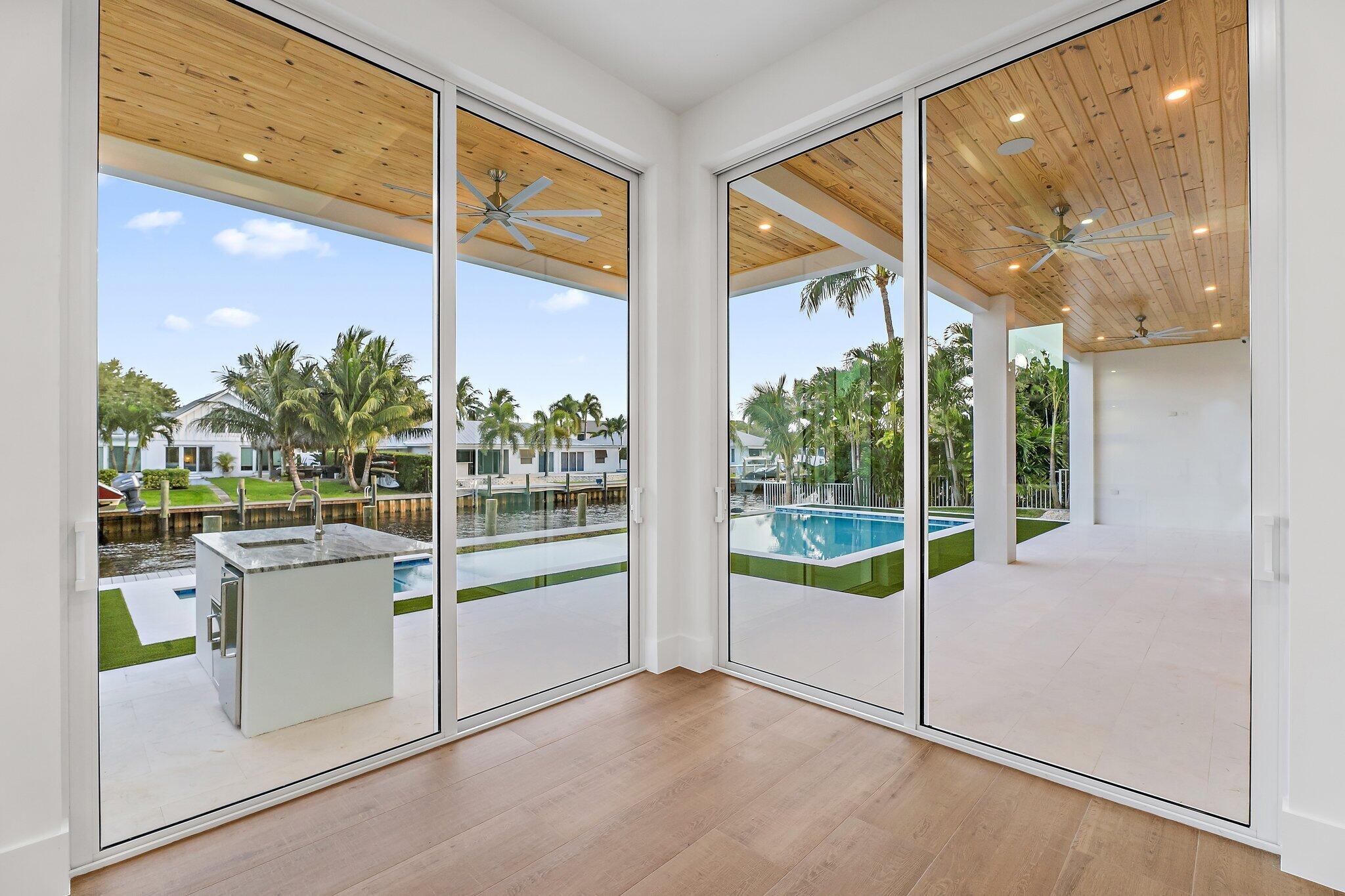 COUNTRY CLUB POINT - Residential