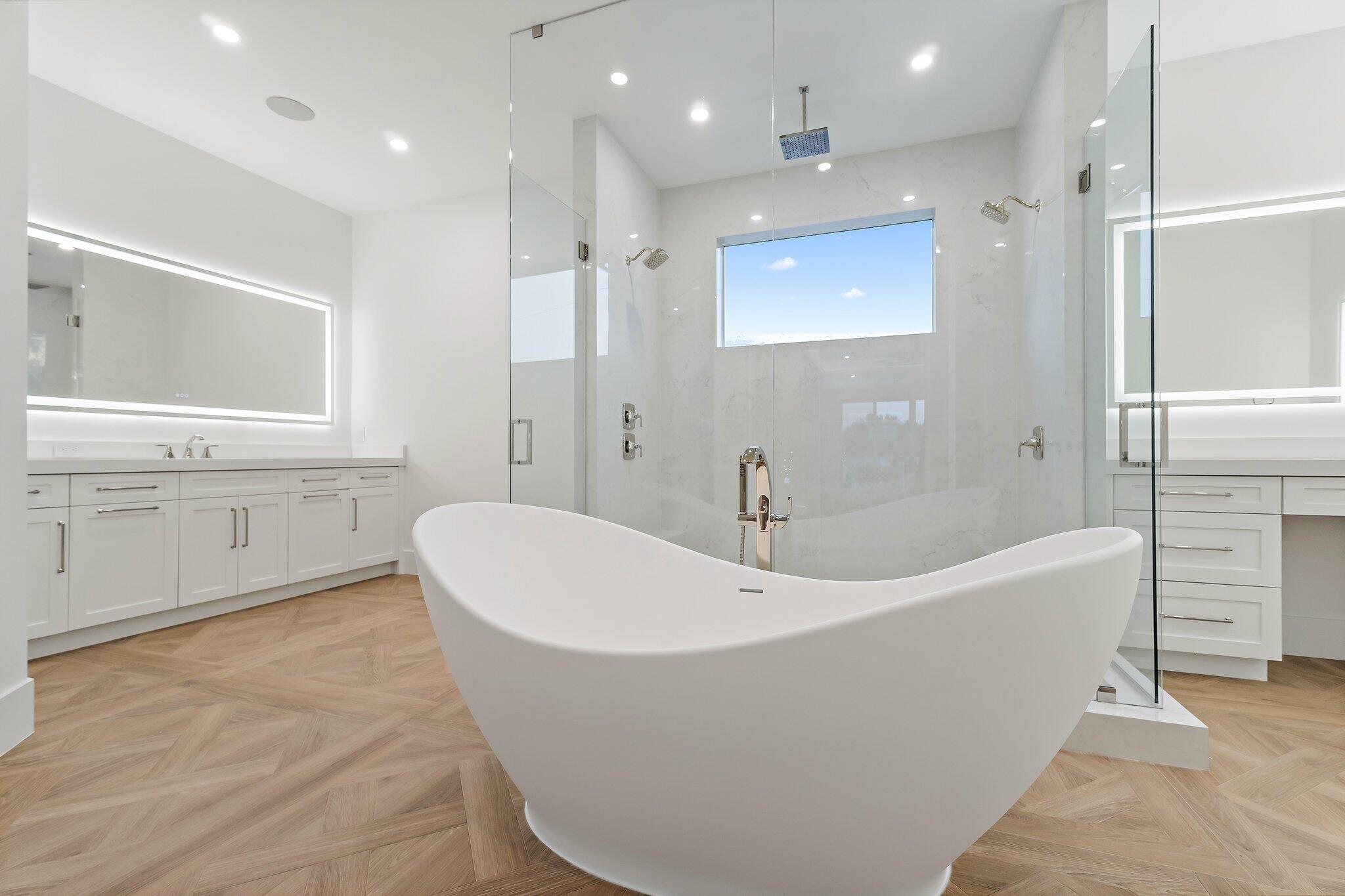 COUNTRY CLUB POINT - Residential