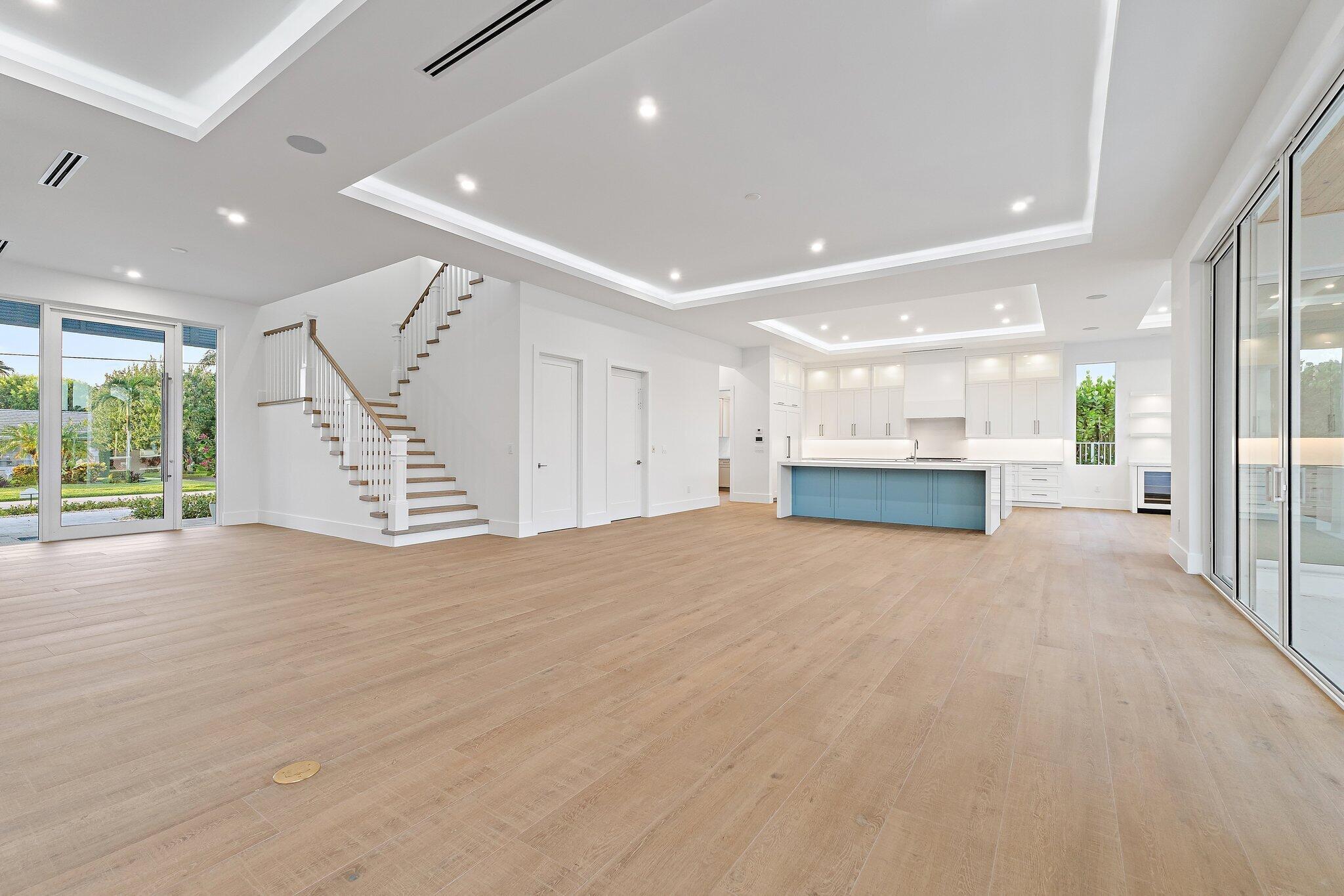 COUNTRY CLUB POINT - Residential