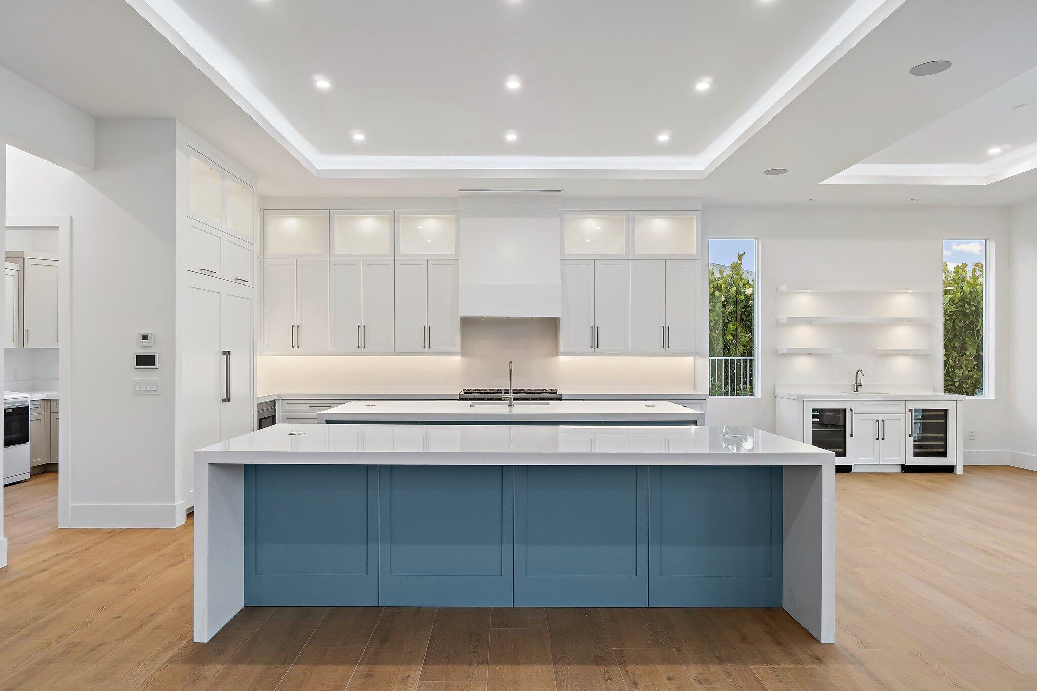 COUNTRY CLUB POINT - Residential