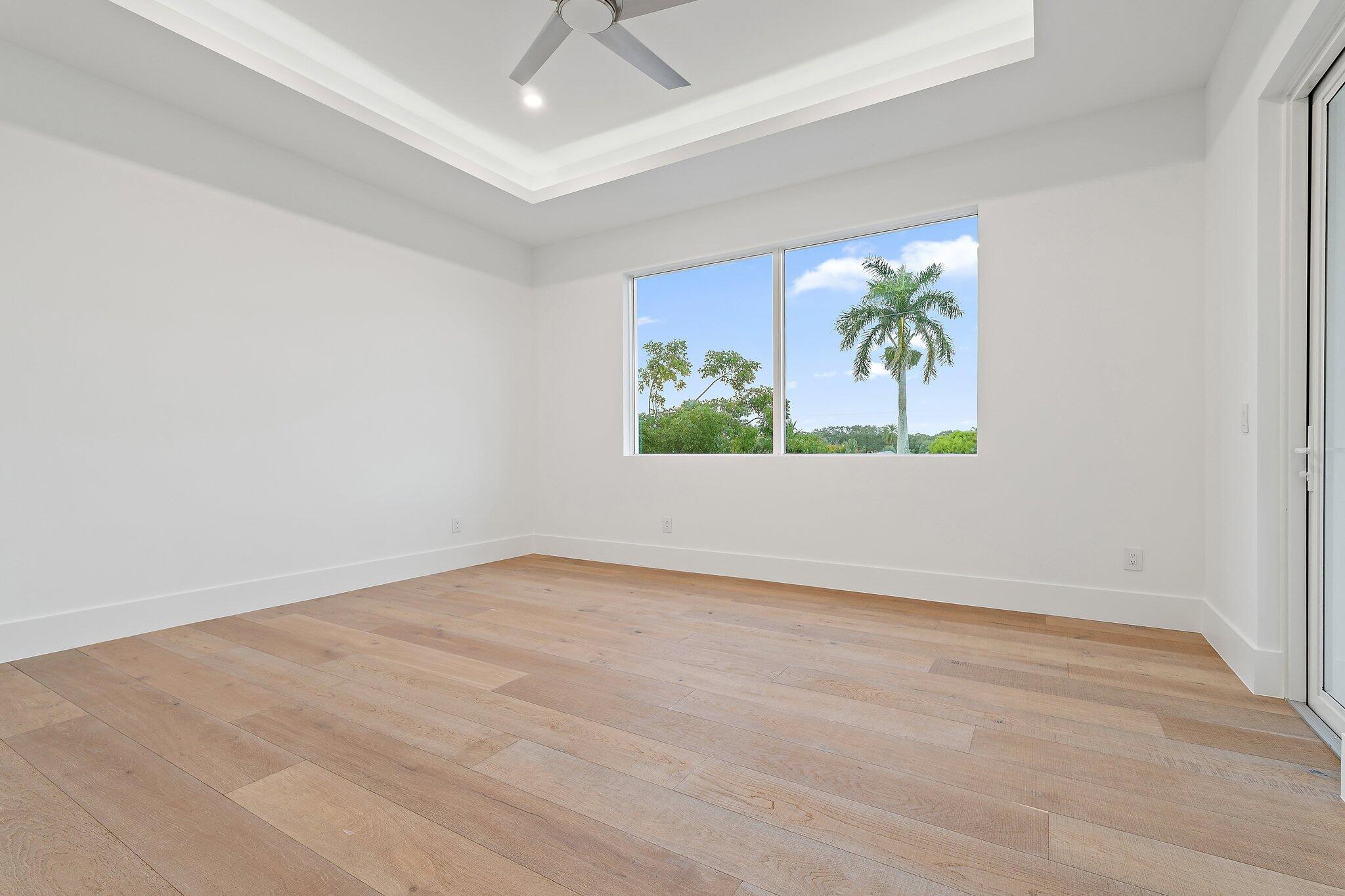 COUNTRY CLUB POINT - Residential