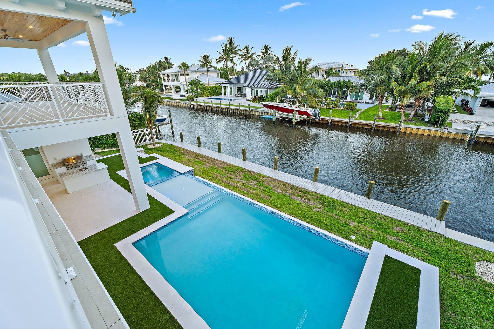 COUNTRY CLUB POINT - Residential