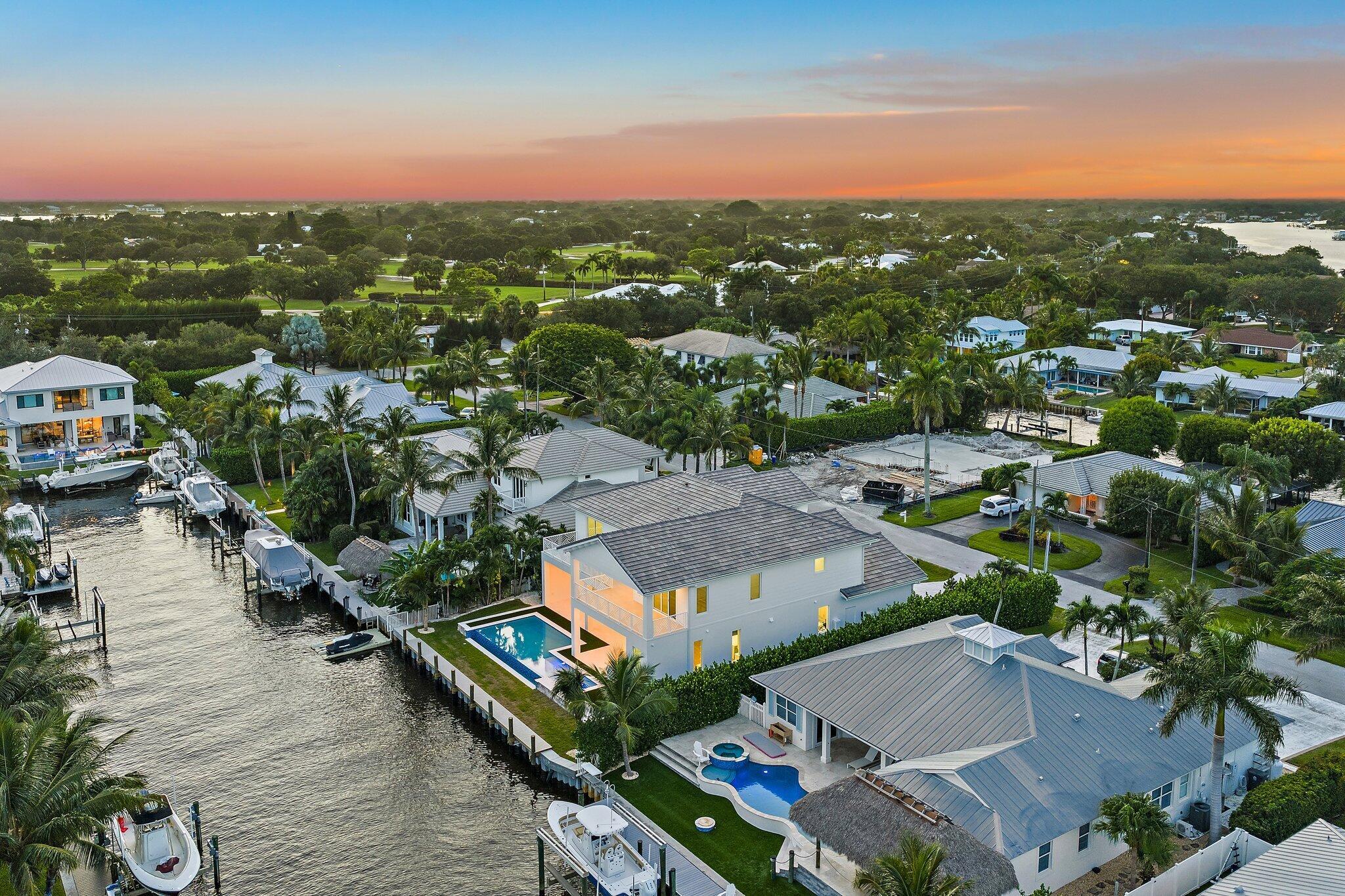 COUNTRY CLUB POINT - Residential