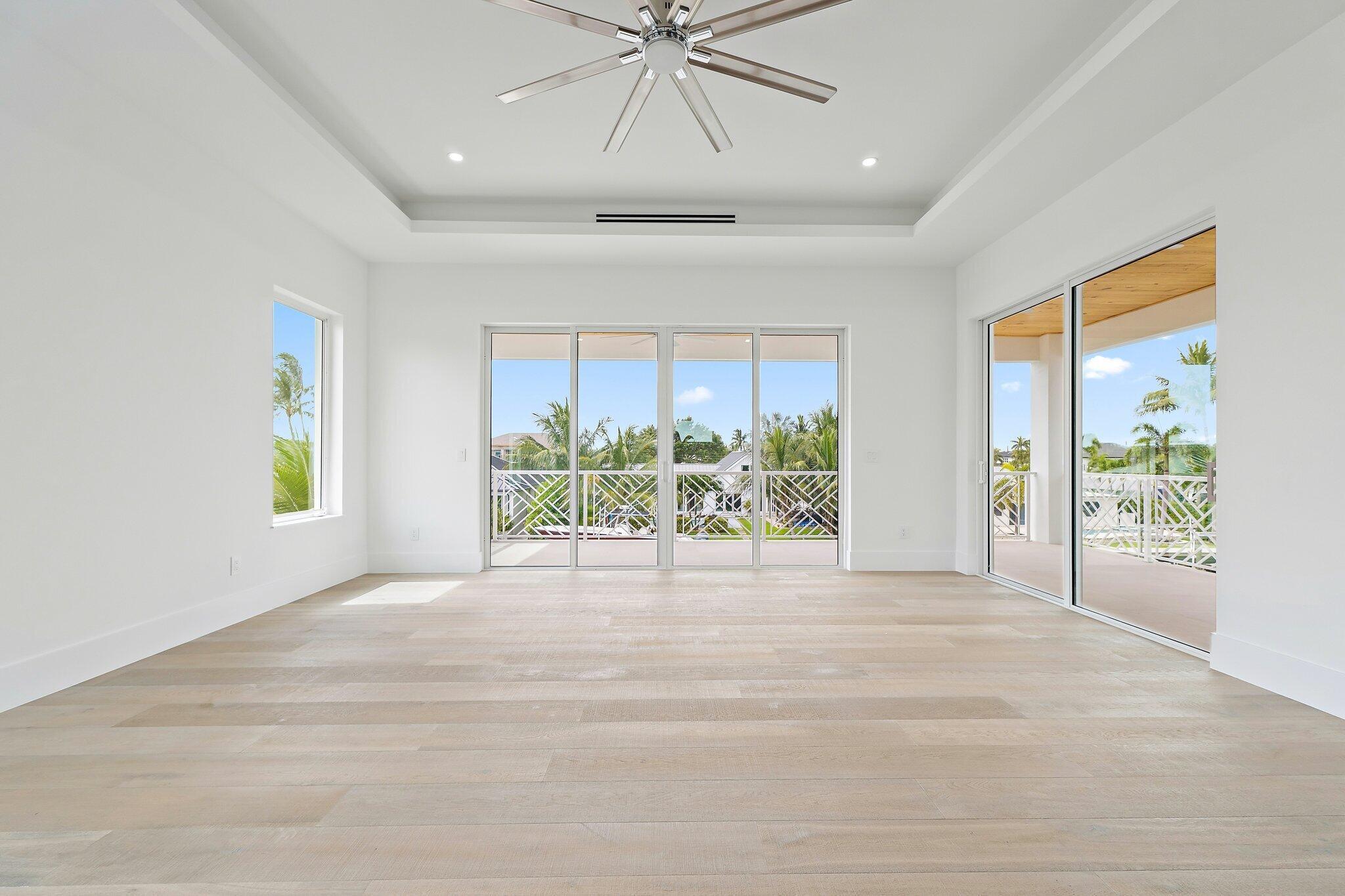 COUNTRY CLUB POINT - Residential