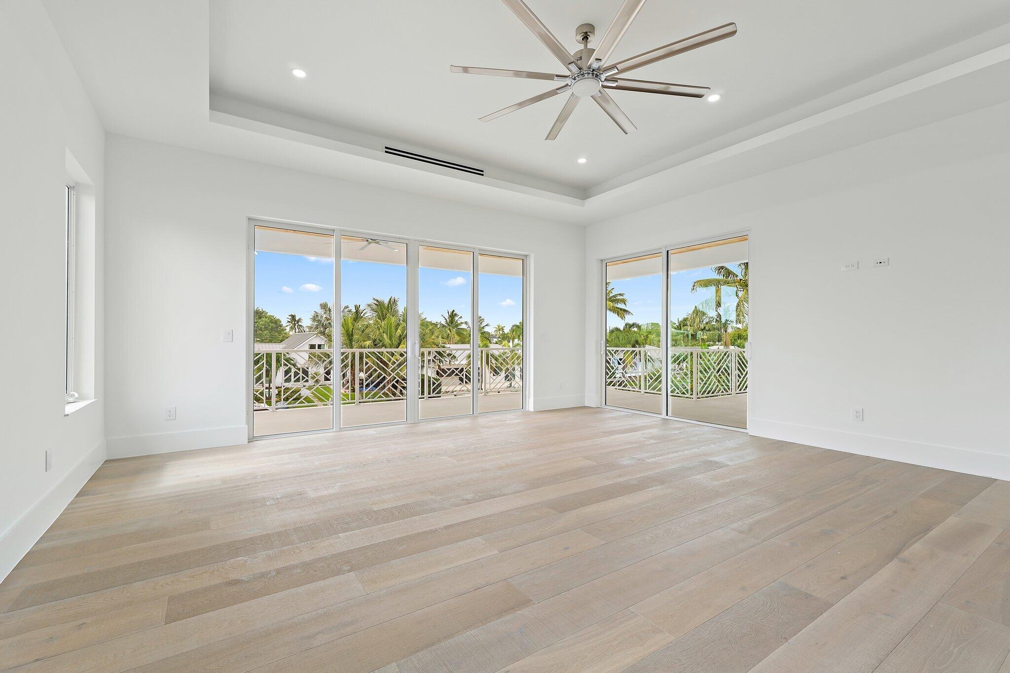 COUNTRY CLUB POINT - Residential