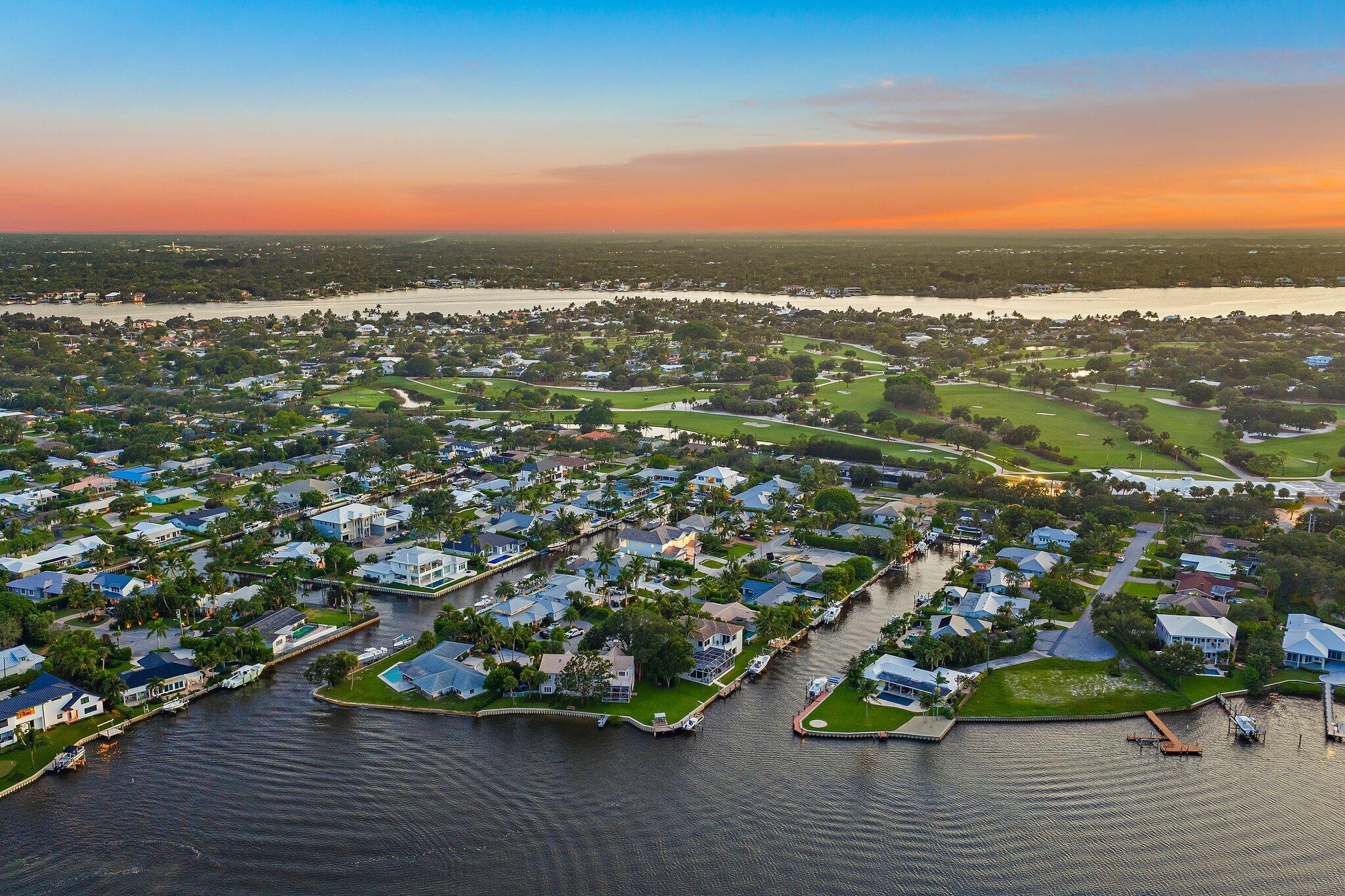 COUNTRY CLUB POINT - Residential