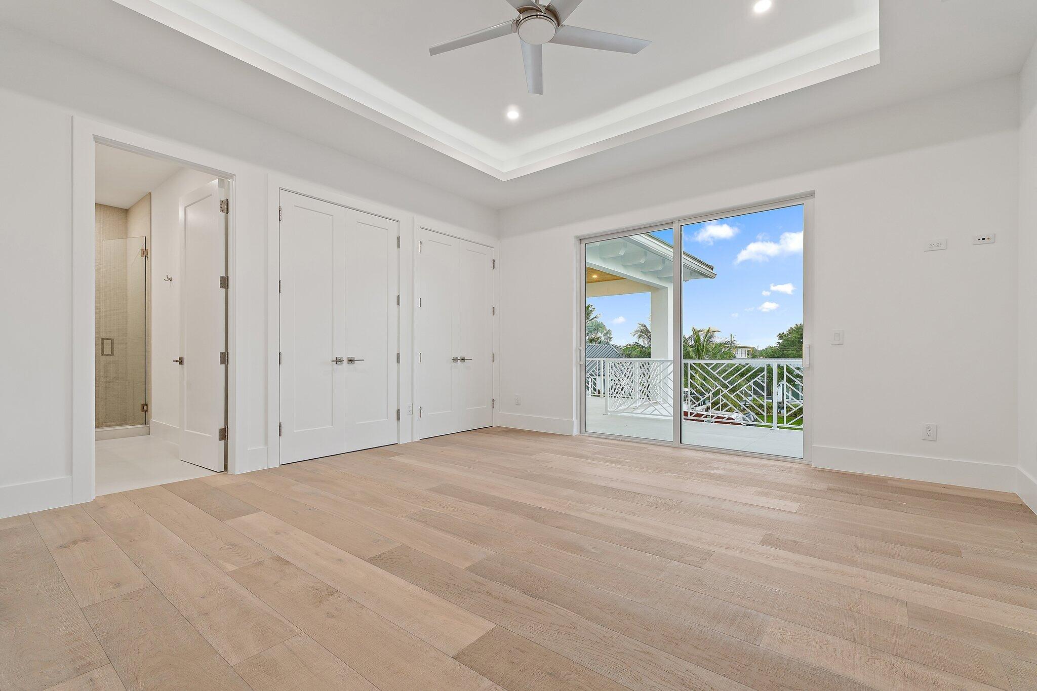 COUNTRY CLUB POINT - Residential