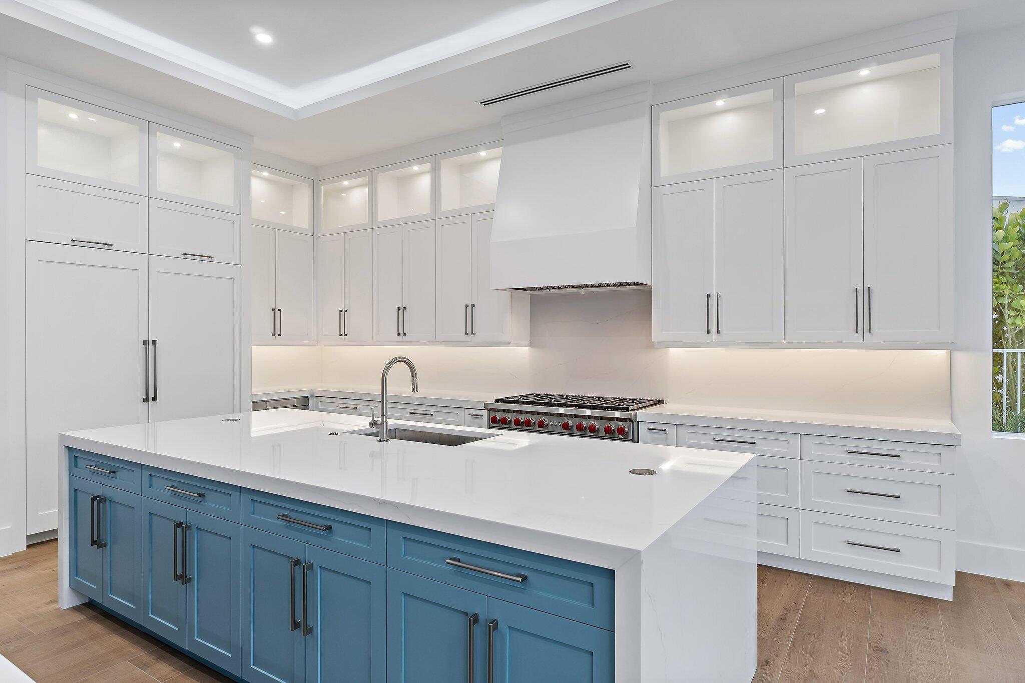 COUNTRY CLUB POINT - Residential