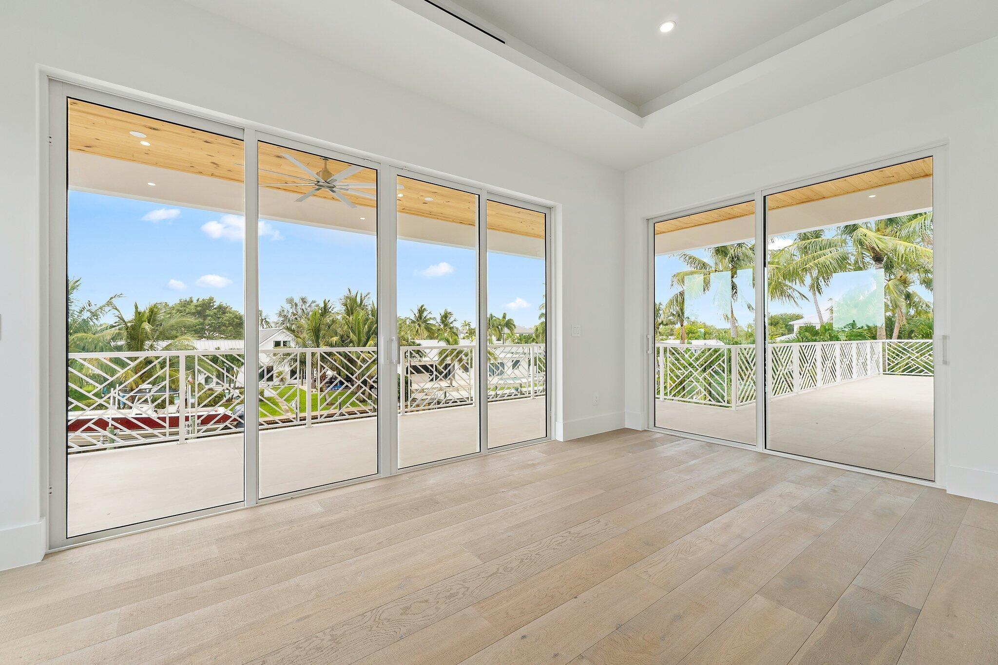 COUNTRY CLUB POINT - Residential