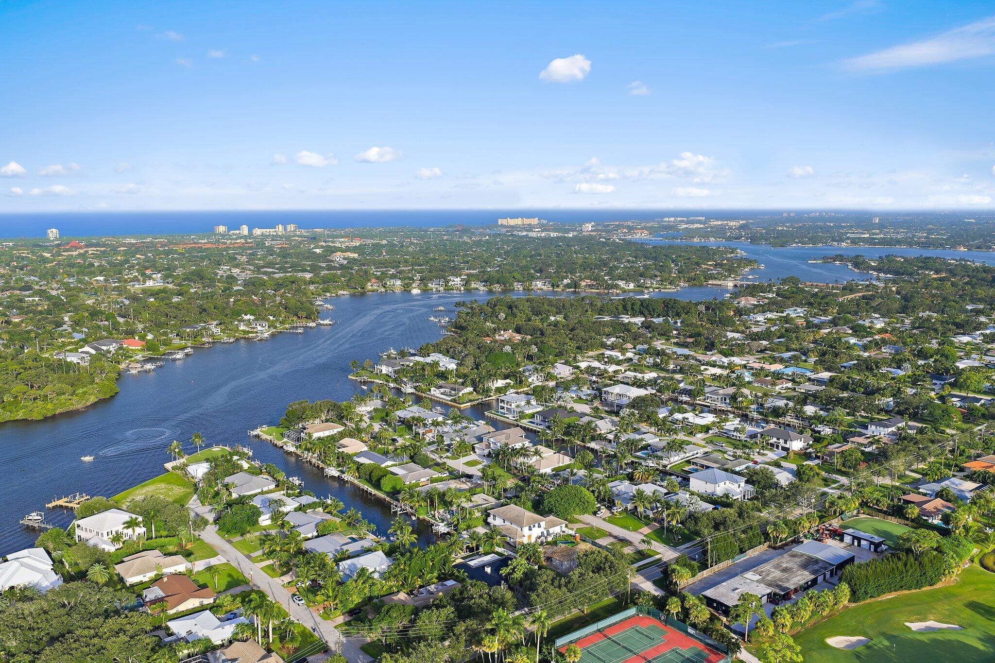 COUNTRY CLUB POINT - Residential