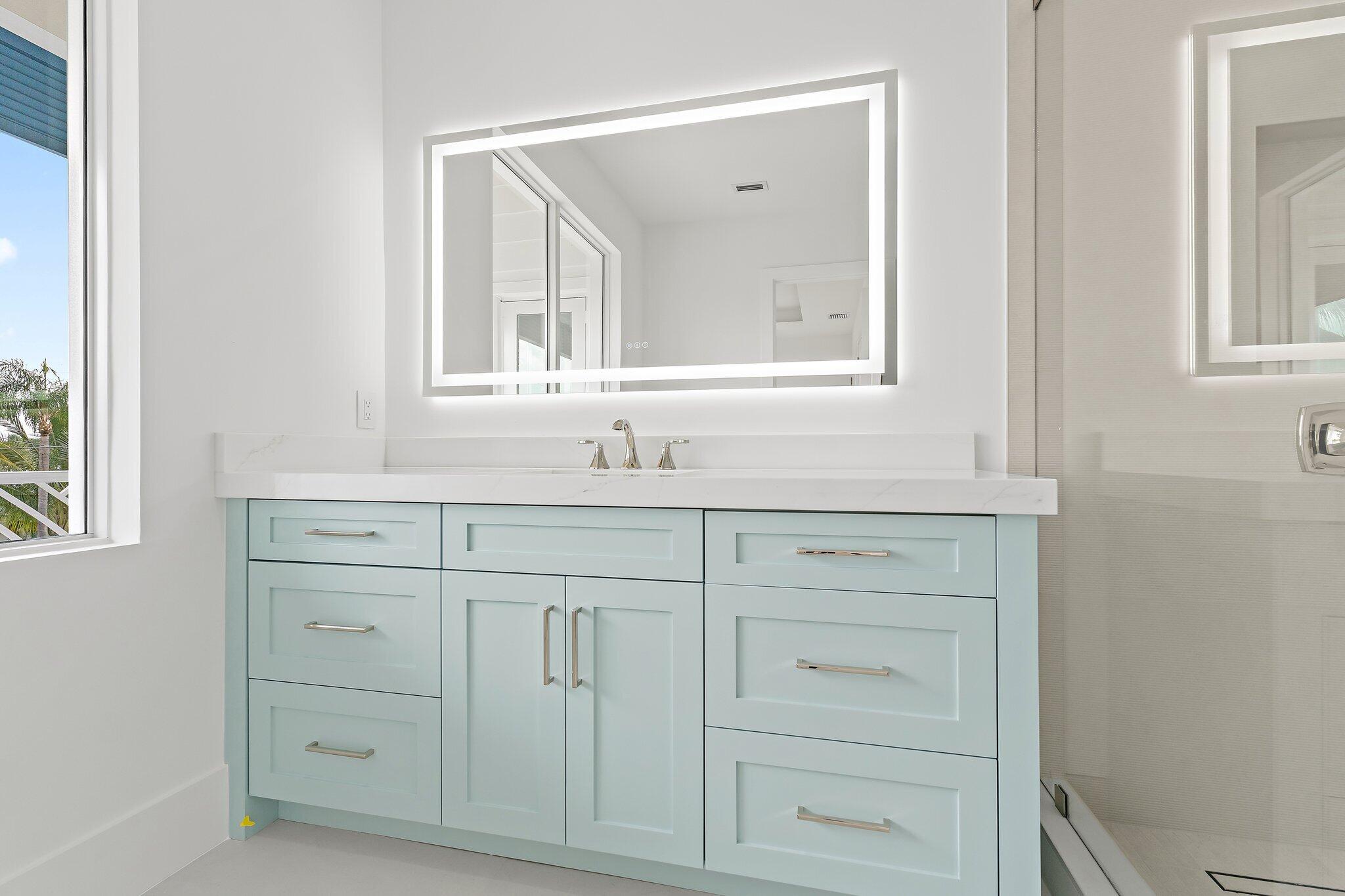 COUNTRY CLUB POINT - Residential