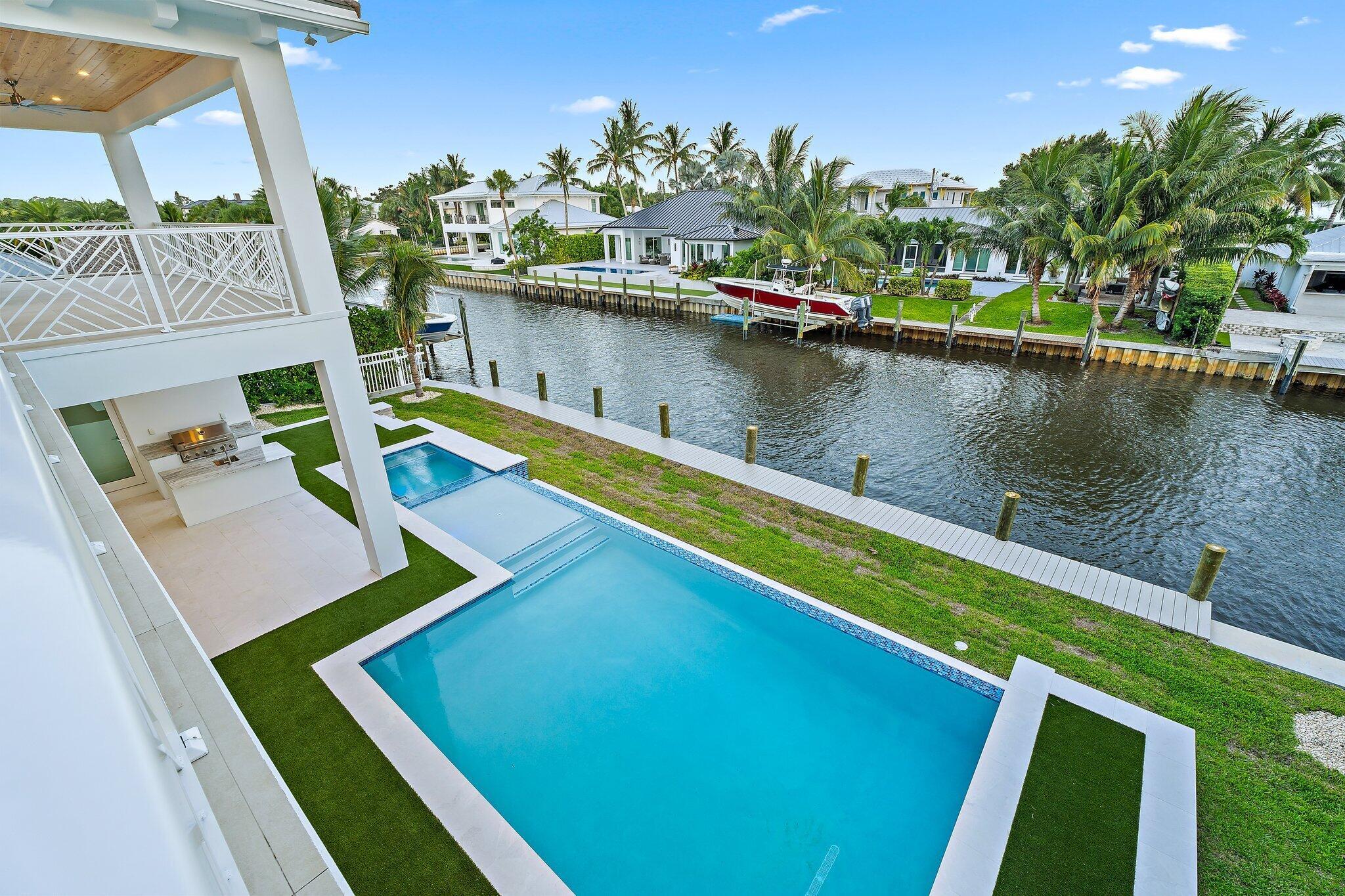 COUNTRY CLUB POINT - Residential