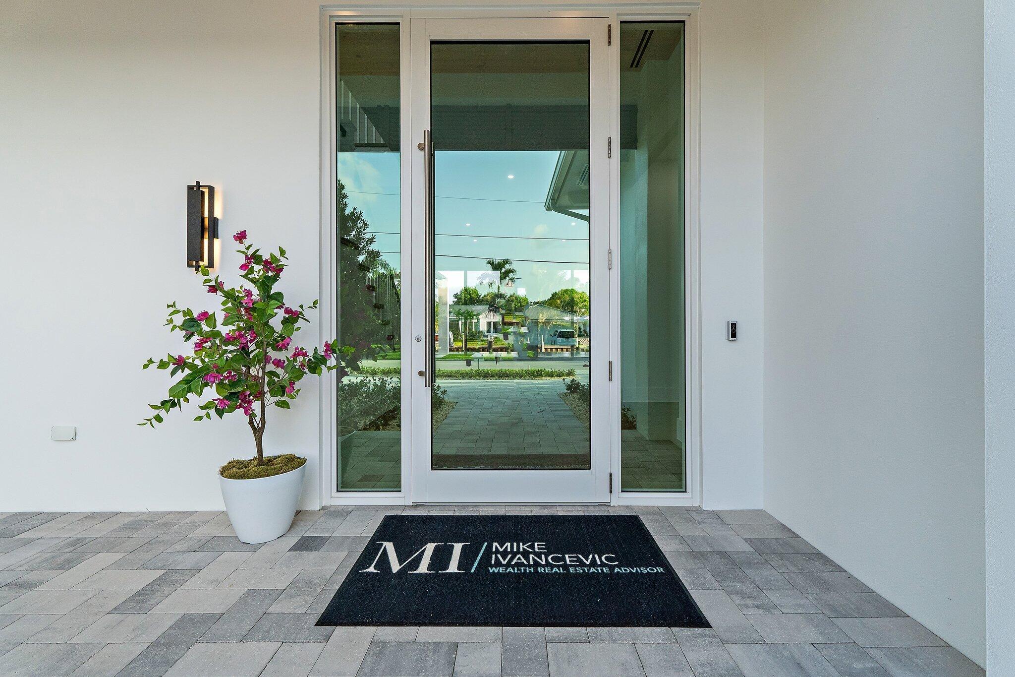 COUNTRY CLUB POINT - Residential