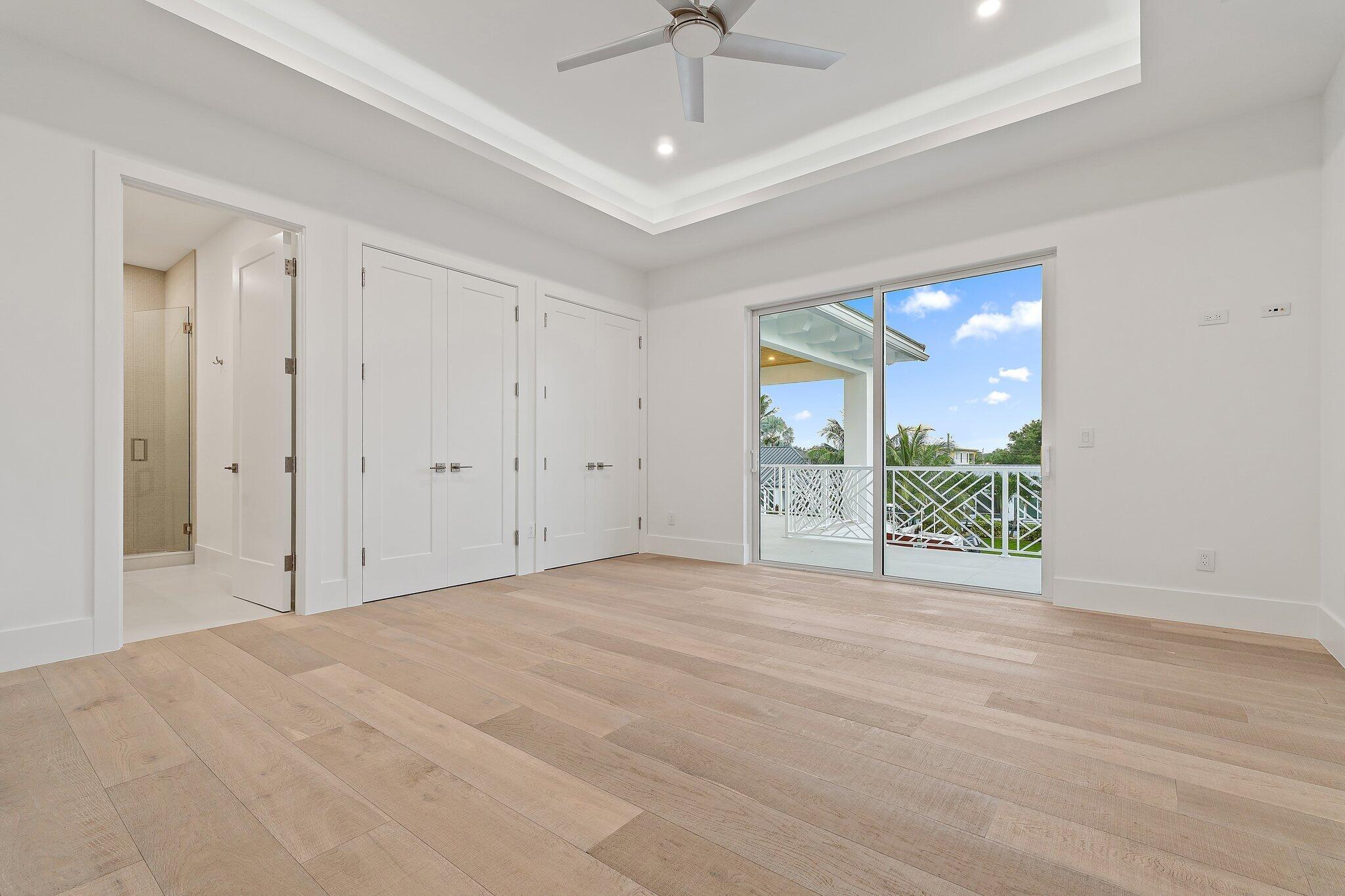 COUNTRY CLUB POINT - Residential